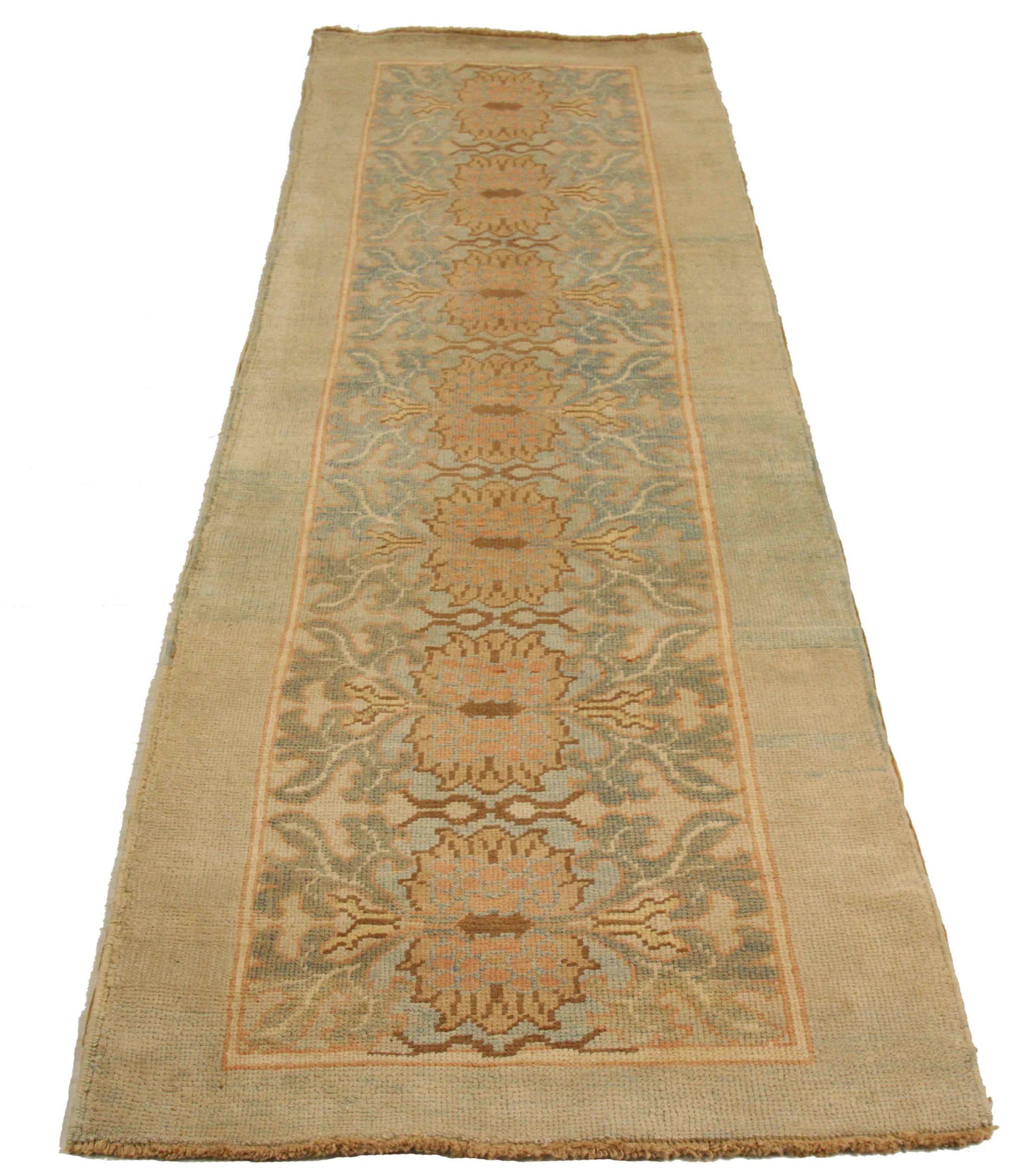 Discover the elegance of this unique Donegal featuring Runner Rug in Circa 1990. Designed with meticulous attention to detail, this exclusive design is perfect for enhancing your space.
