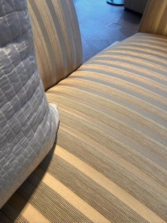 Canapé "Island" de Donghia, tapissé de tissu Armani