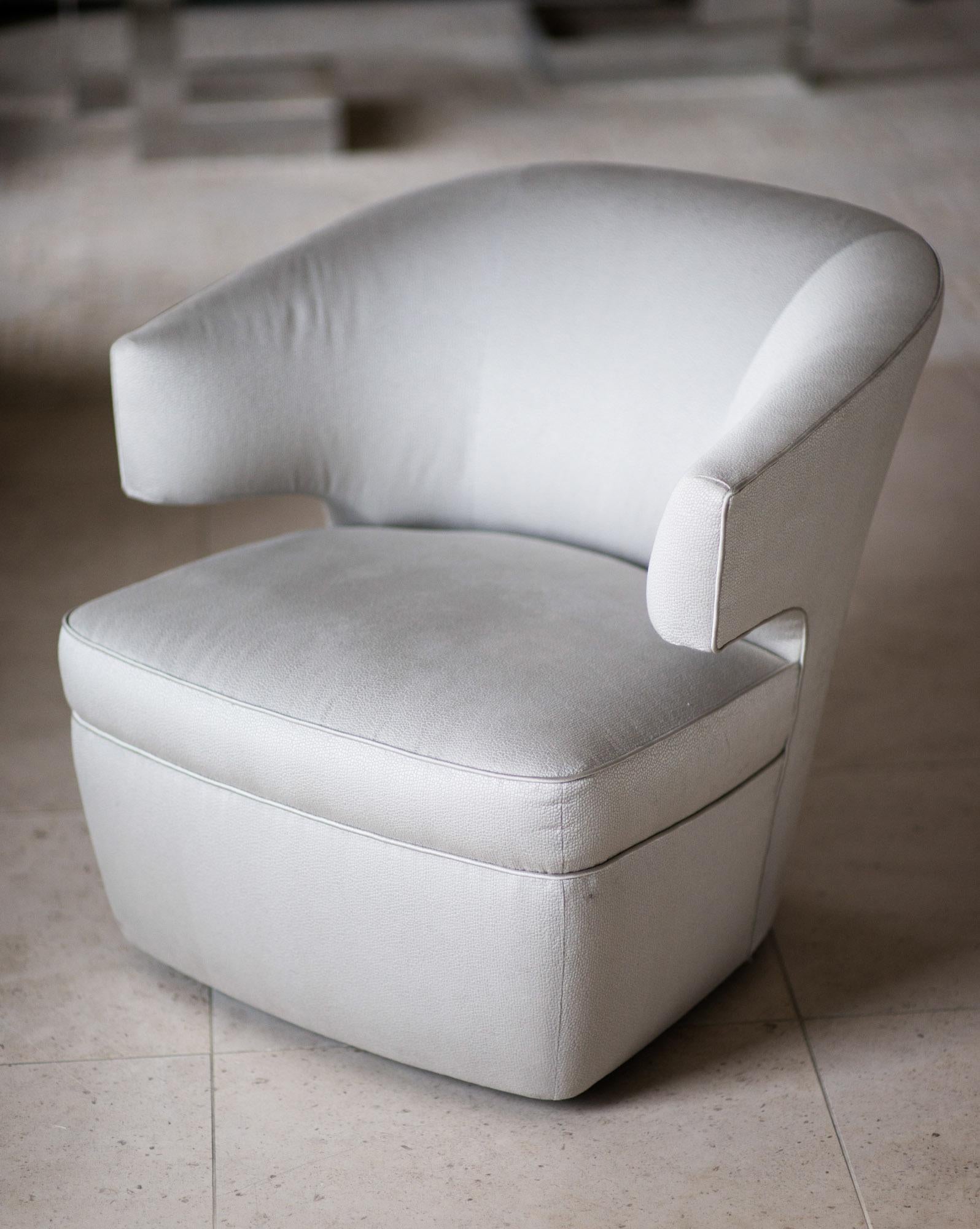 Donghia Lana Club Chair with Swivel in Ivory Cotton Velvet    For Sale 2