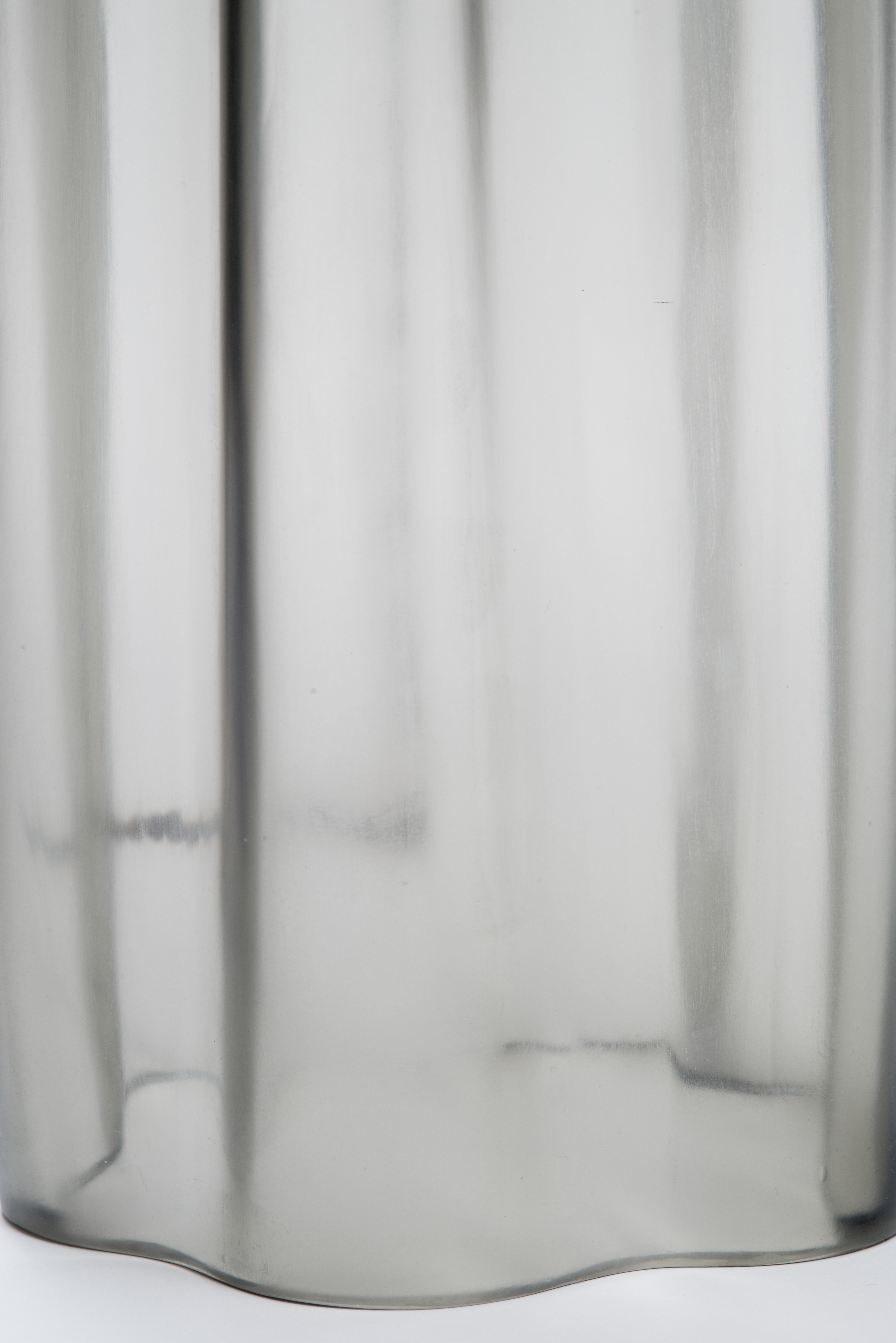 Donghia Margot-Lampe und Schirm, Muranoglas in Rauch mit Satin-Finish (Italienisch) im Angebot