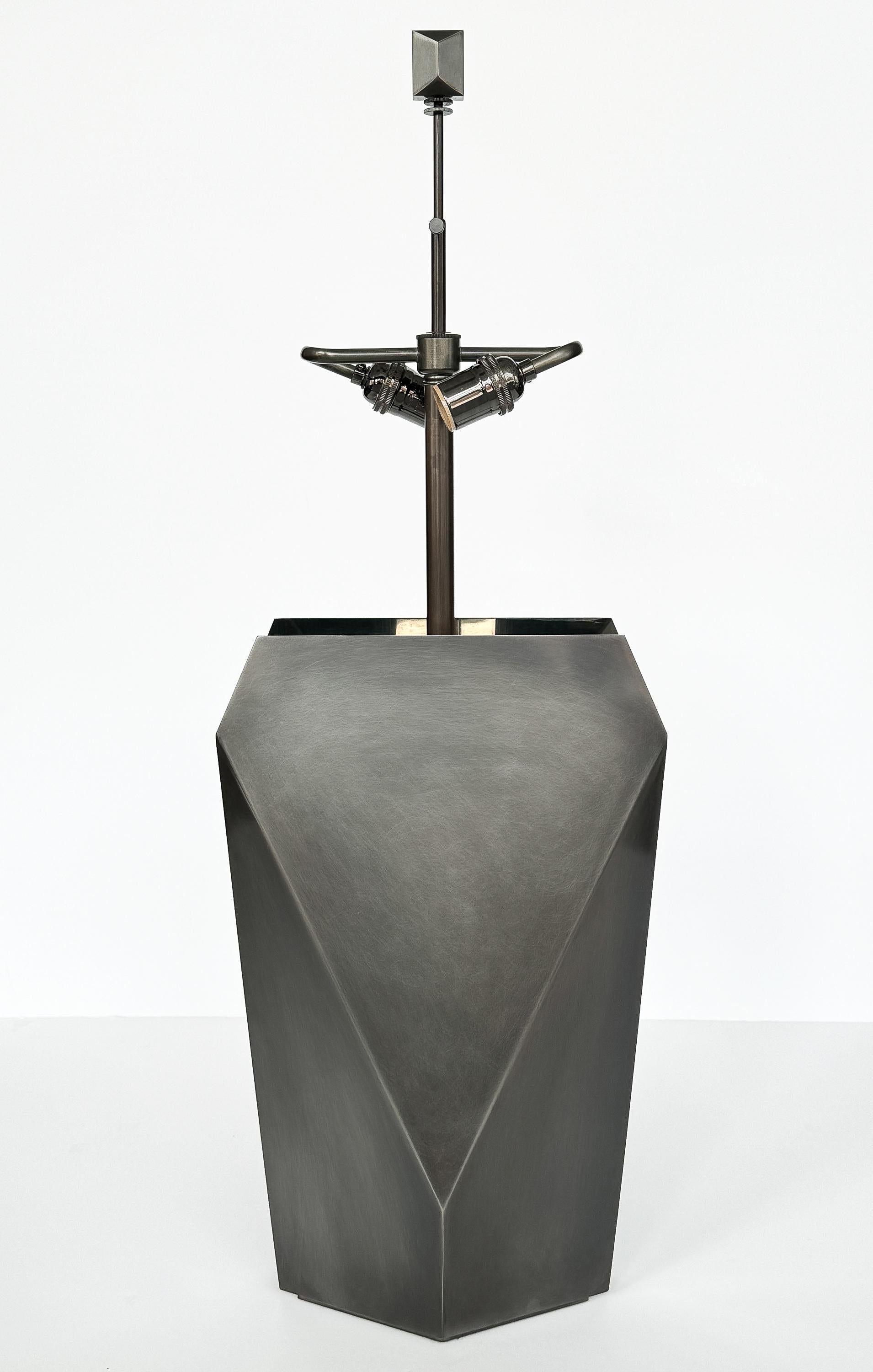 Moderne Lampe de table Origami Temko Donghia en vente