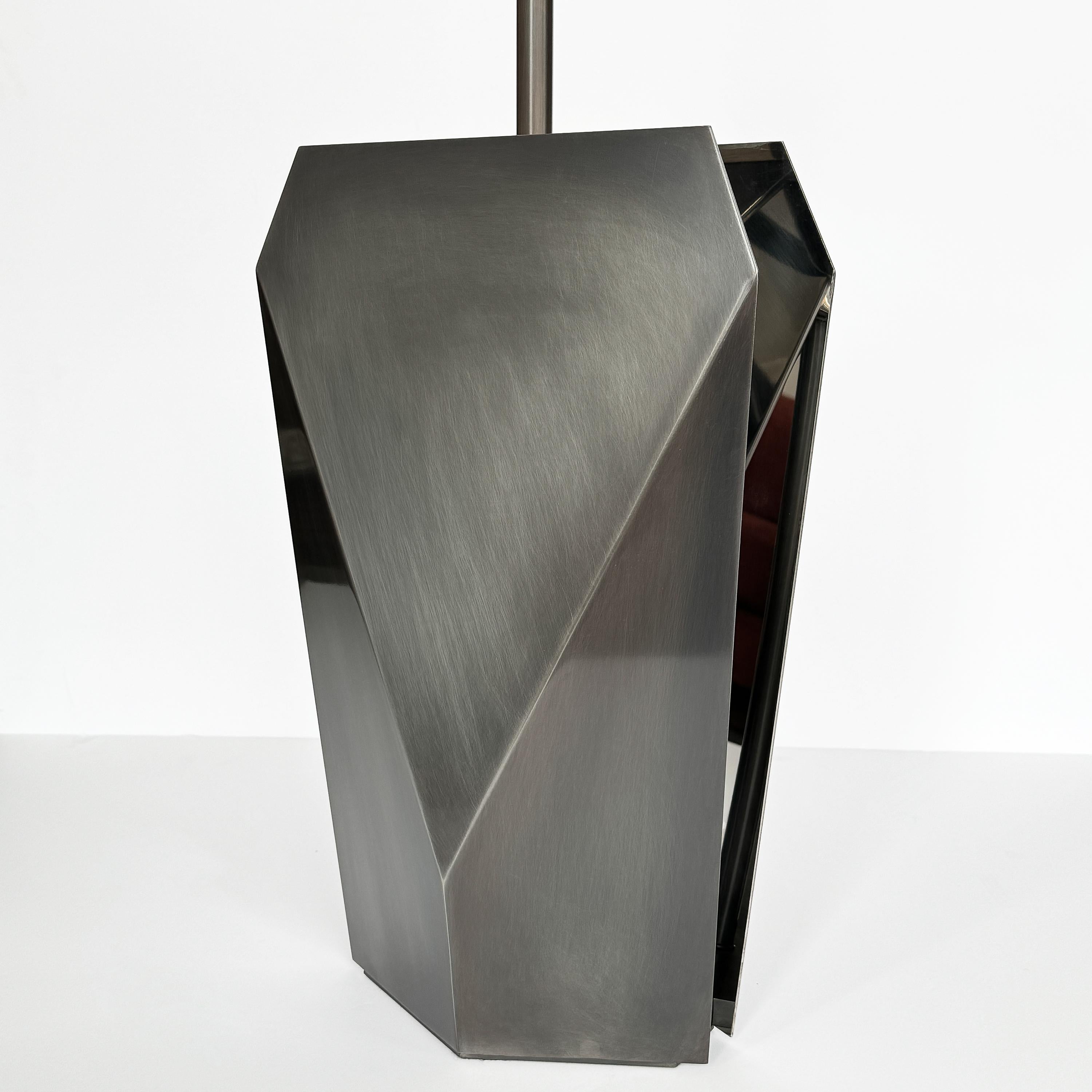 Acier inoxydable Lampe de table Origami Temko Donghia en vente