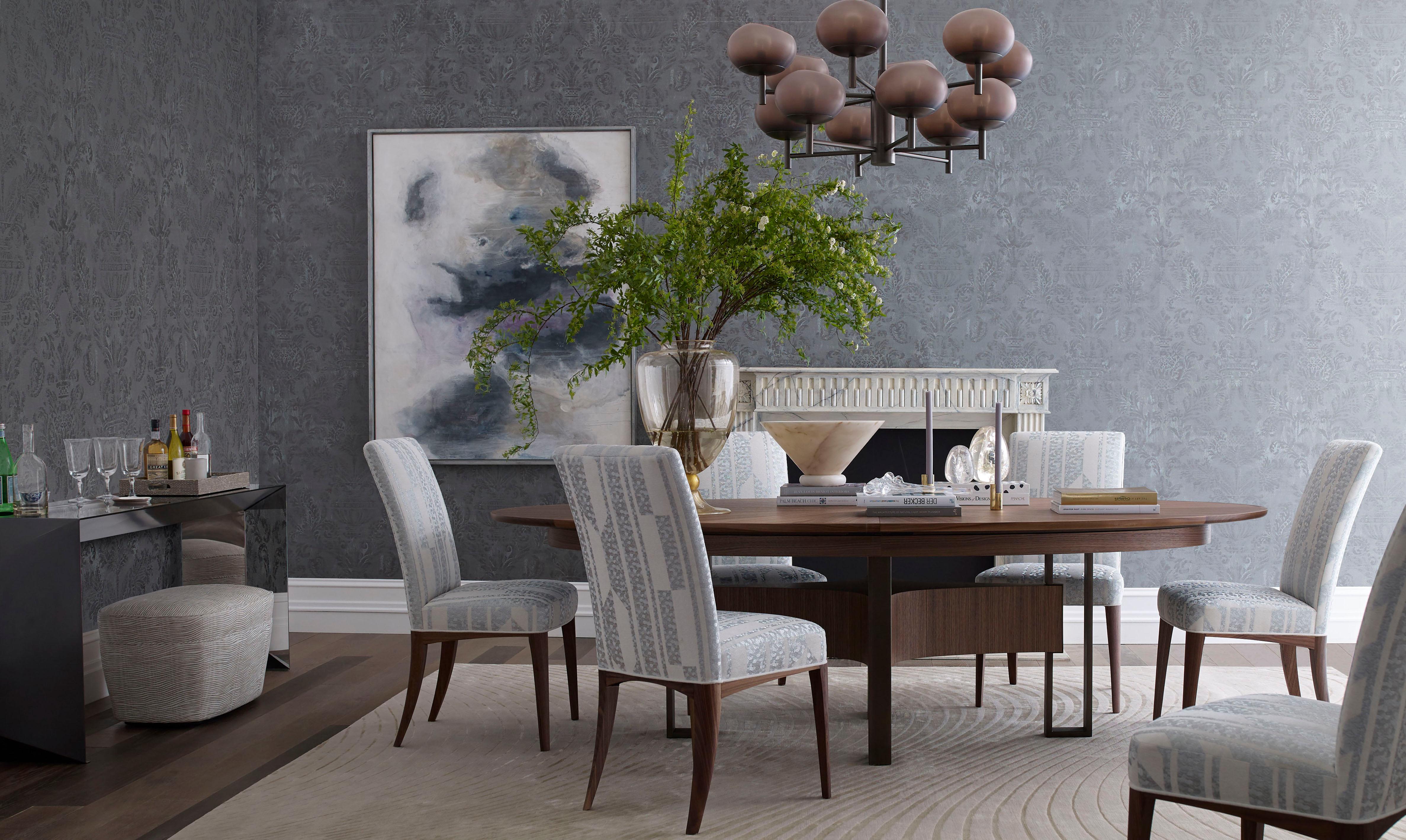 Donghia Renaldo 18-Arm Chandelier, Murano Glass in Champagne & Satin Gold In New Condition For Sale In New York, NY