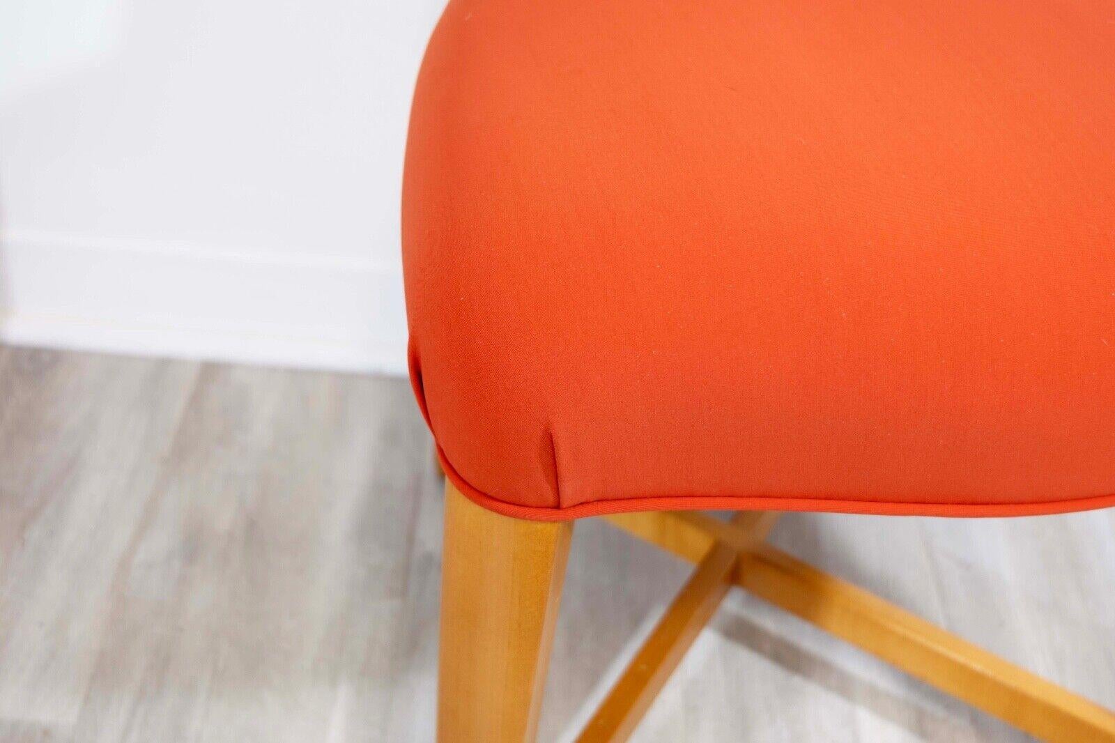 Bois Donghia Set of 4 Orange and Wood Side Chairs Mid Century Modern Contemporary (Ensemble de 4 chaises d'appoint en bois et orange) en vente