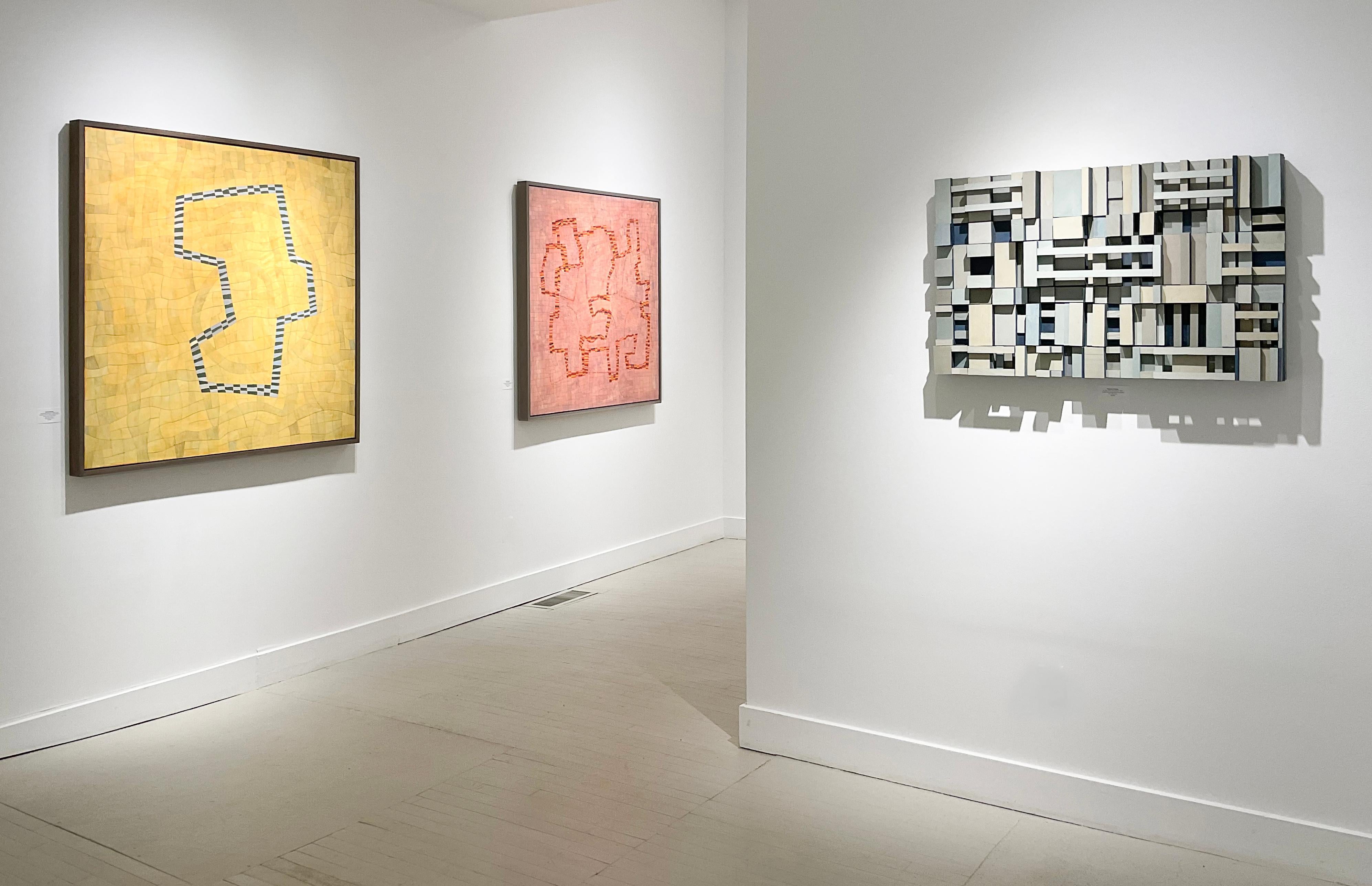Específicamente En Ninguna Parte, Amarillo (Pintura Geométrica Abstracta con Cuadrículas sobre Amarillo) en venta 2