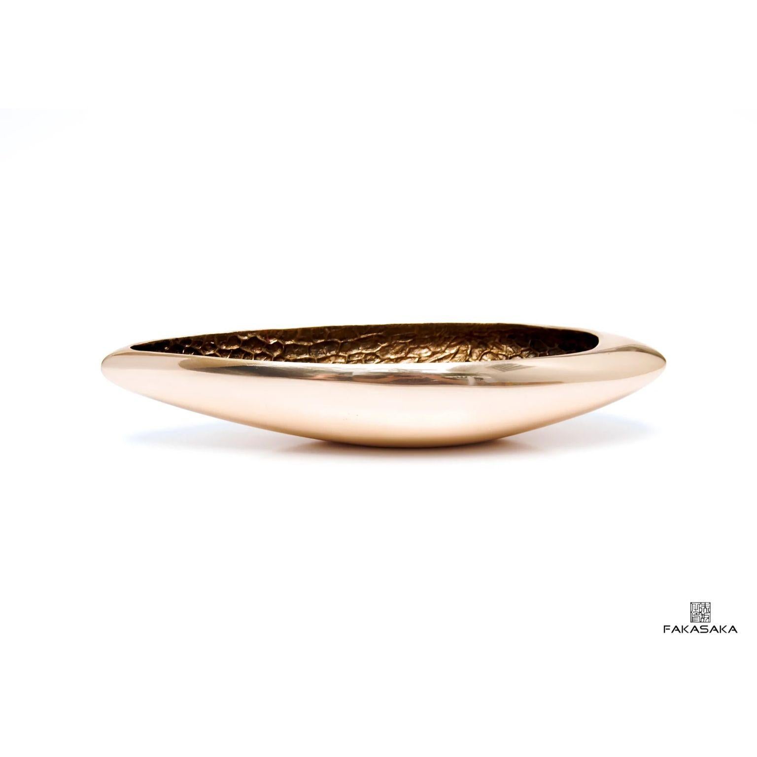 Modern Donna Bowl by Fakasaka Design For Sale