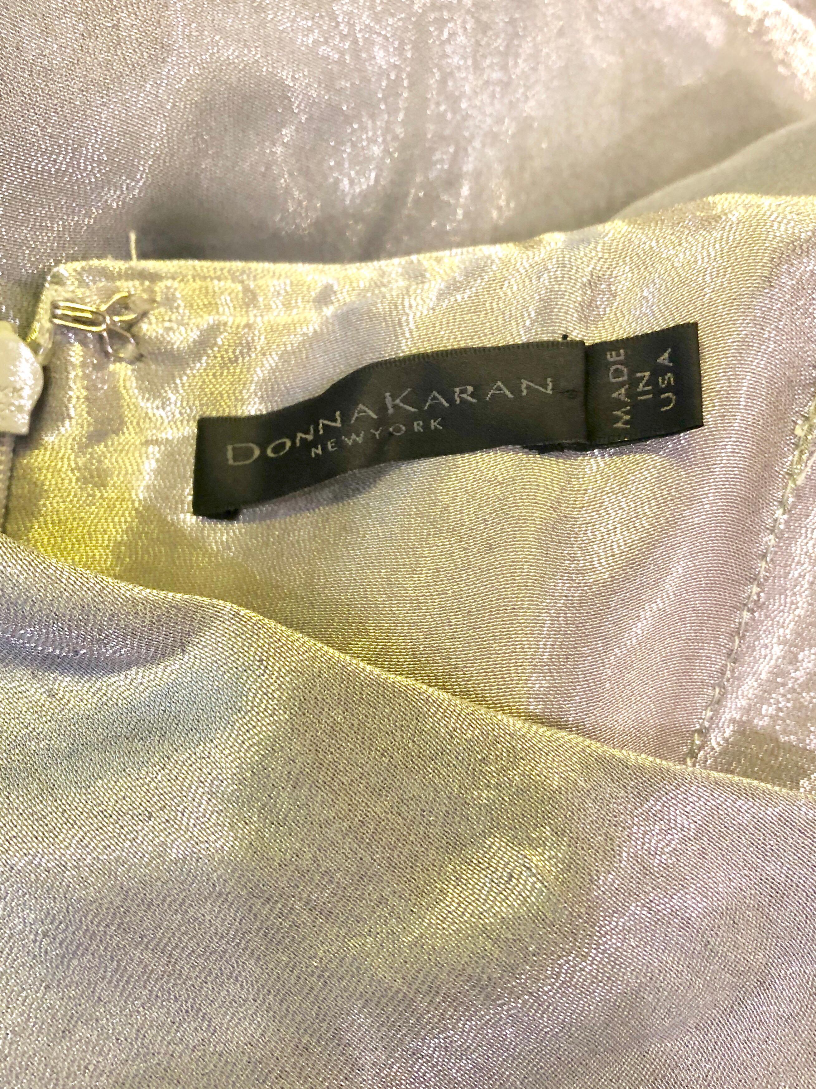 Donna Karan robe bustier en soie vintage style grec argentée métallisée, taille 4, années 1990 en vente 9