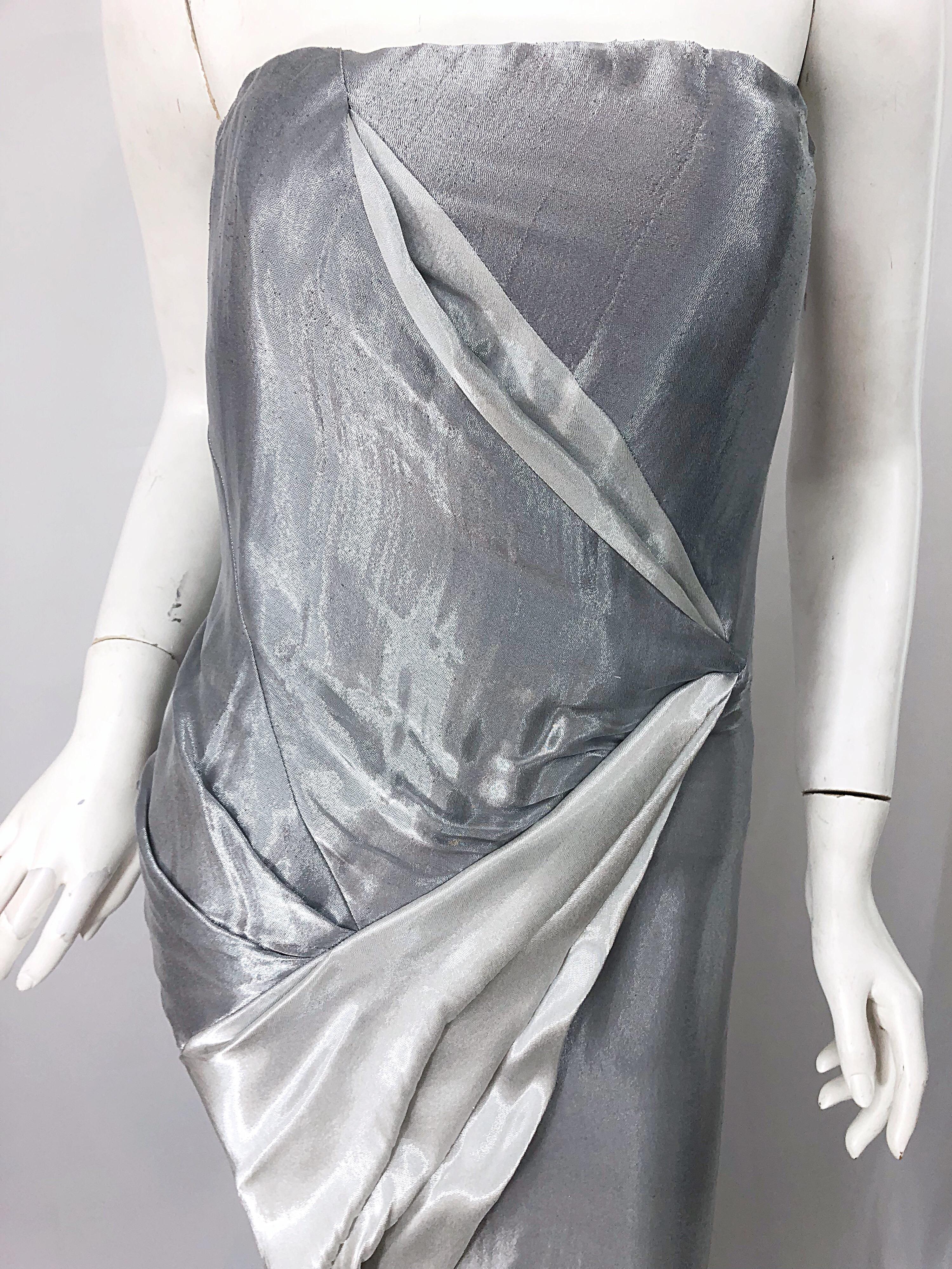 Donna Karan 1990er Größe 4 Silber Vintage 90er Jahre Seiden-Kleid im Griechischen Stil, metallic, Trägerlos im Angebot 1