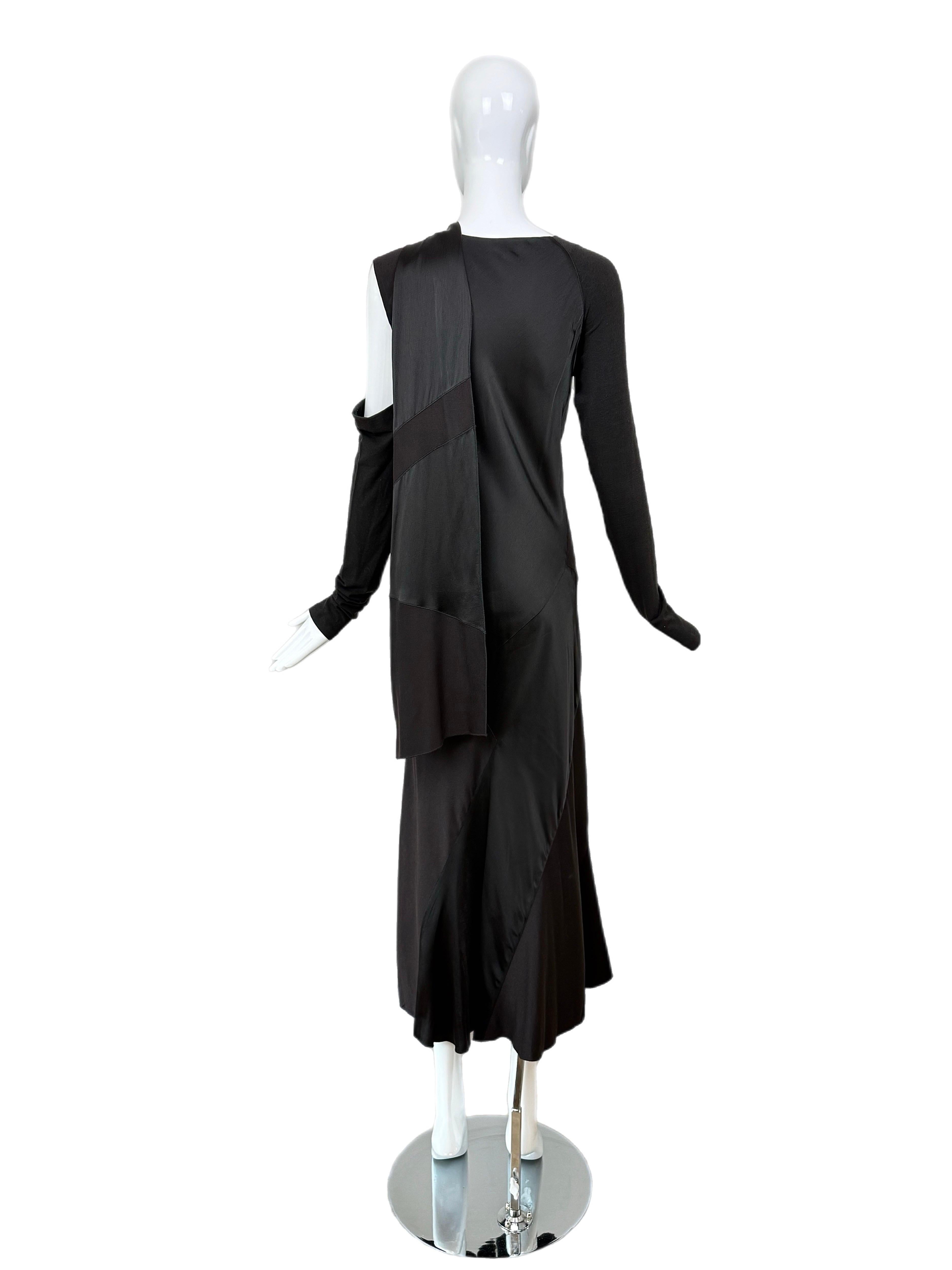 DONNA KARAN 2002 Vestito lungo nero vintage con taglio a vivo con. Sciarpa in vendita 2