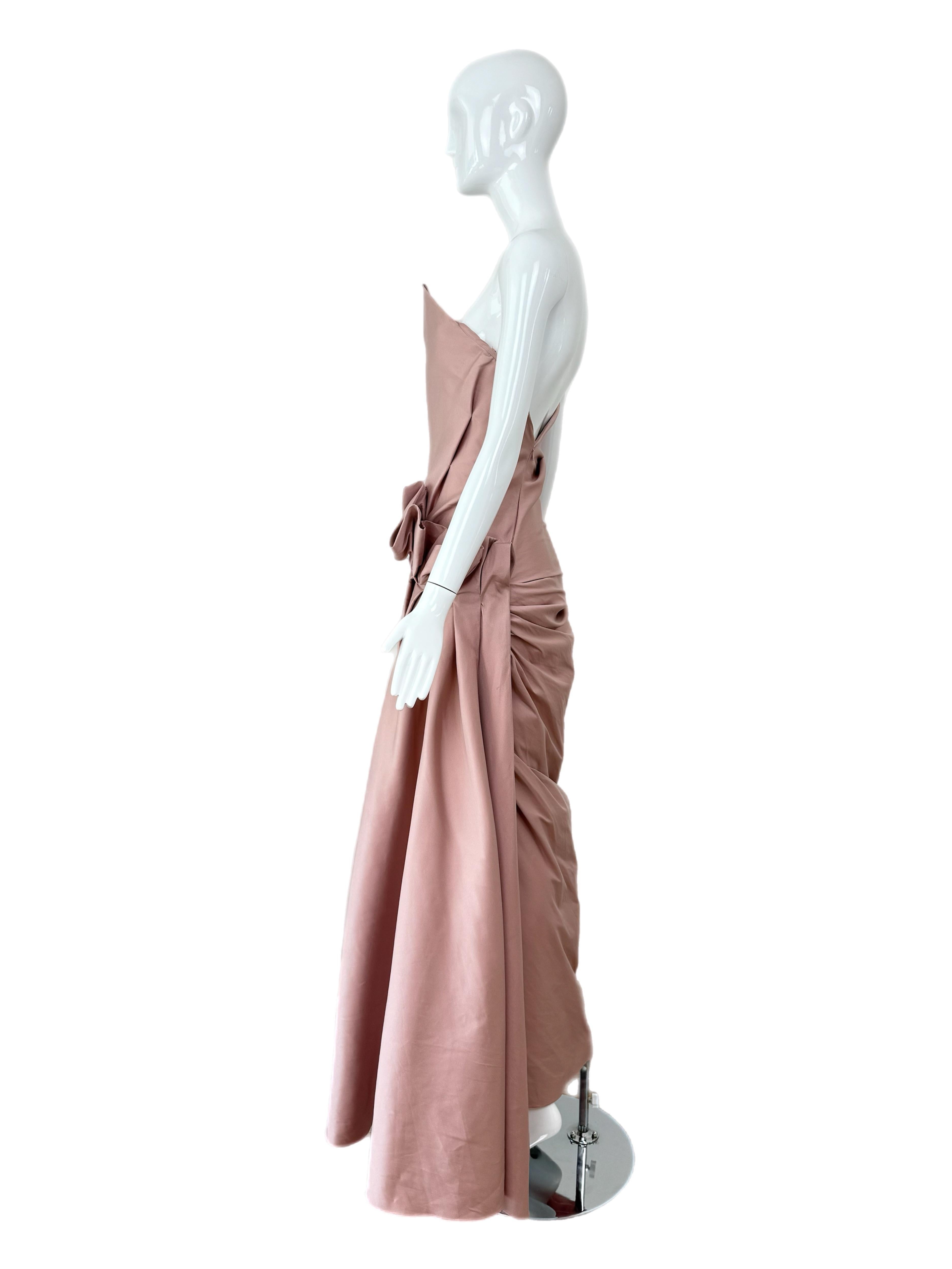 DONNA KARAN 2009 Vintage Pink Evening Gown Maxi Dress Runway (robe de soirée en soie rose) Pour femmes en vente