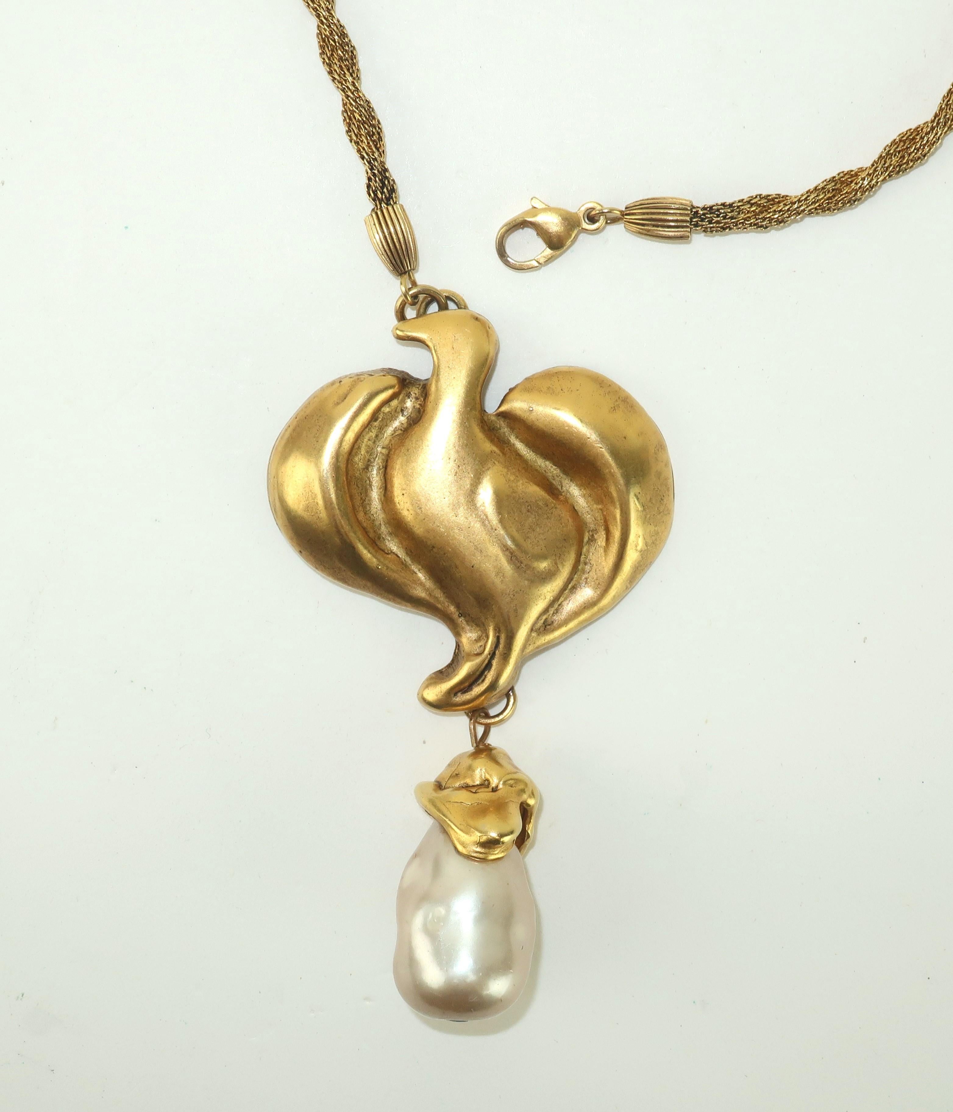 Donna Karan, collier pendentif oiseau en or avec perles baroques attribuée en vente 1
