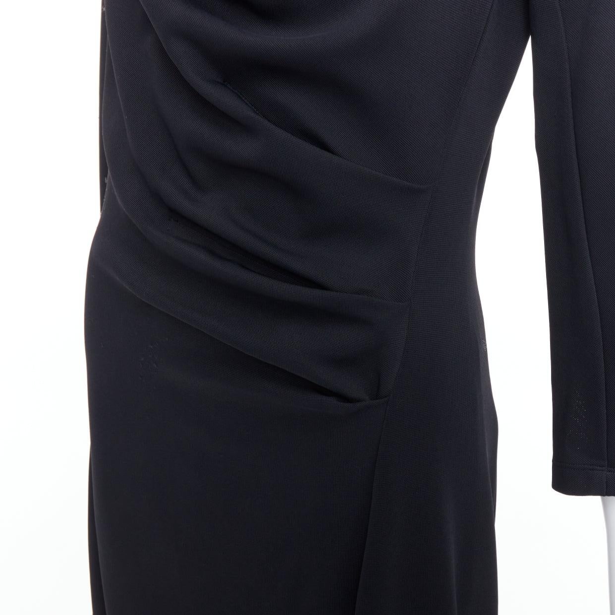DONNA KARAN vestido midi negro drapeado de manga larga y cuello alto L
Referencia: JHDN/A00047
Marca Donna Karan
Material: Viscosa, mezcla
Color: Negro
Patrón: Sólido
Cierre: cremallera
Forro: Tejido negro
Detalles adicionales: Cremallera