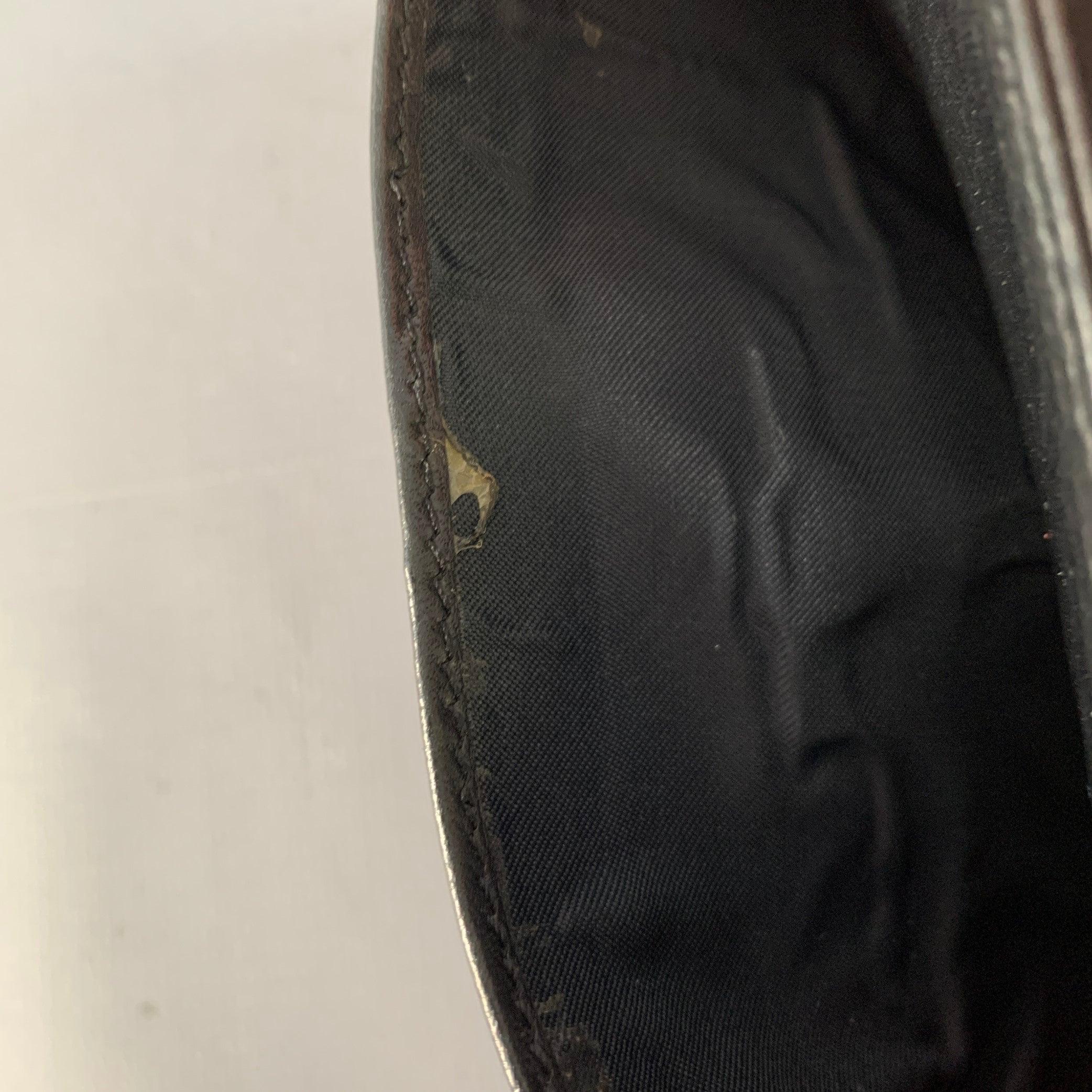 DONNA KARAN Portefeuille en cuir noir et or en vente 2