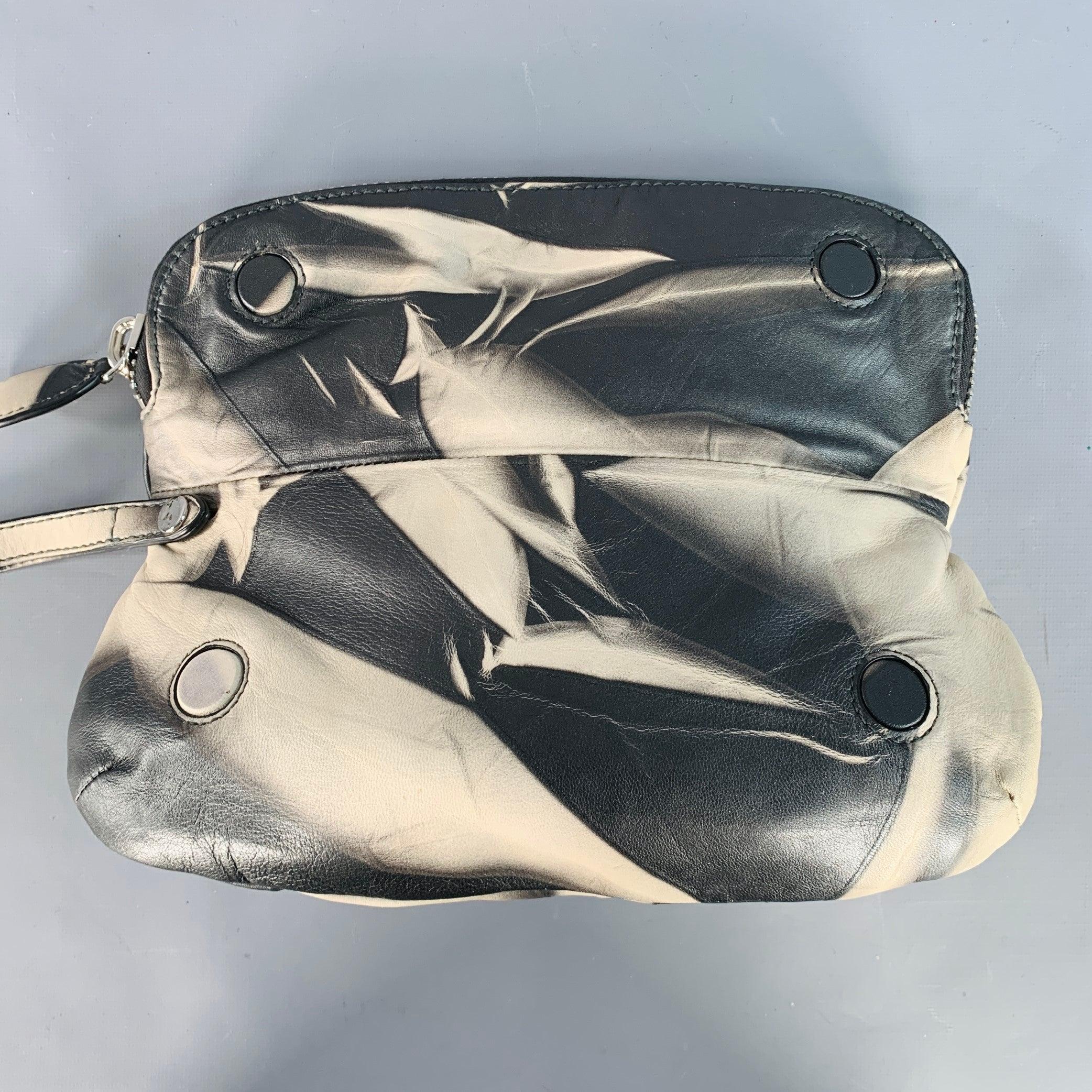 DONNA KARAN Schwarz-grau marmoriertes Leder Handgelenkstasche Clutch Handtasche im Angebot 2