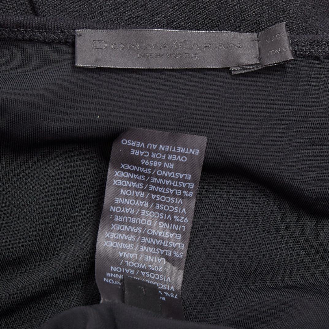 Donna Karan, abito in jersey nero a spalla fredda e manica lunga con drappeggio laterale L in vendita 4