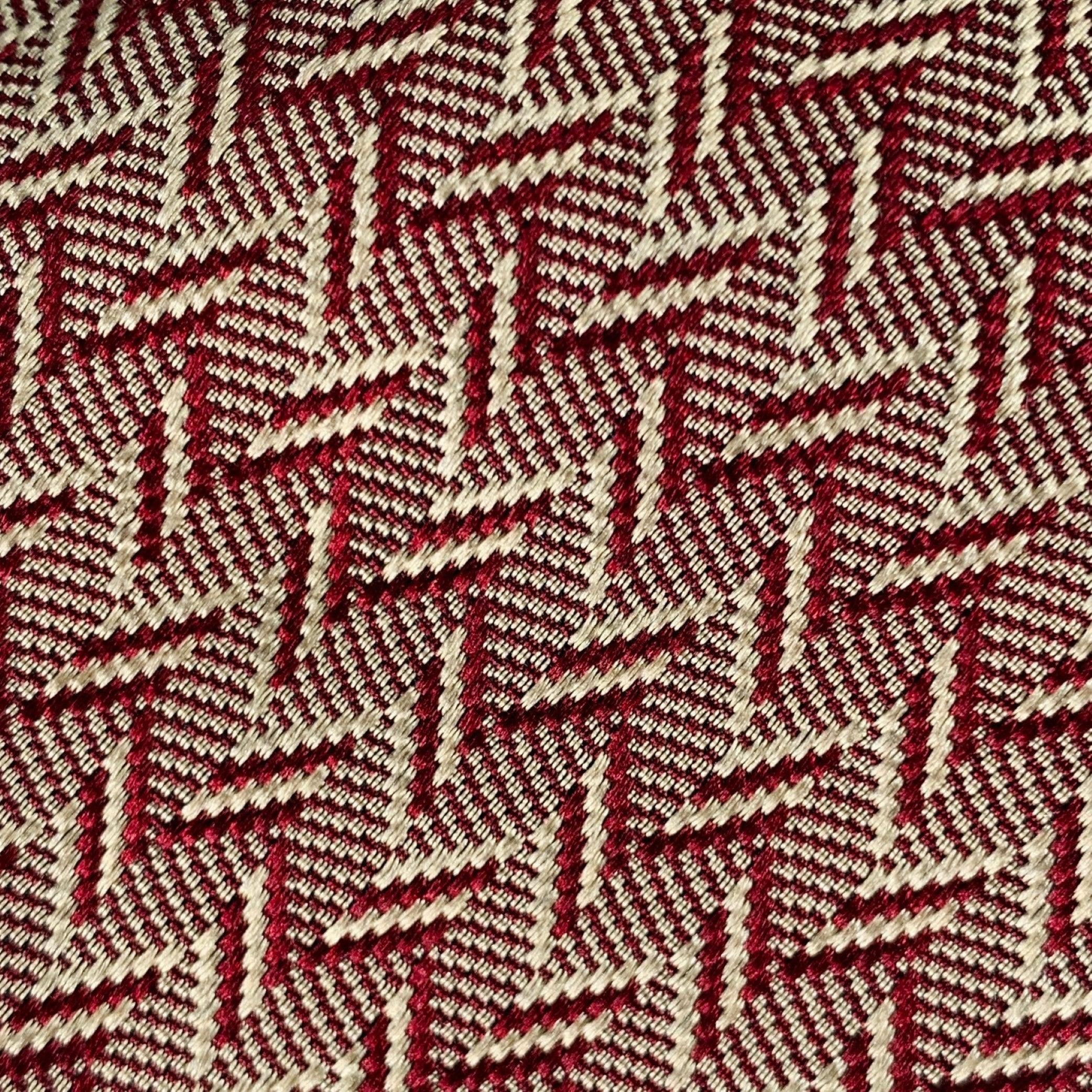 Cravatta Donna Karan
in tessuto di seta bordeaux e beige con motivo jacquard a Zig Zag. Realizzato a mano negli Stati Uniti.Eccellente condizione di usato.Larghezza: 3,5 pollici Lunghezza: 58 pollici 
  
  
 
Riferimento Sui Generis: