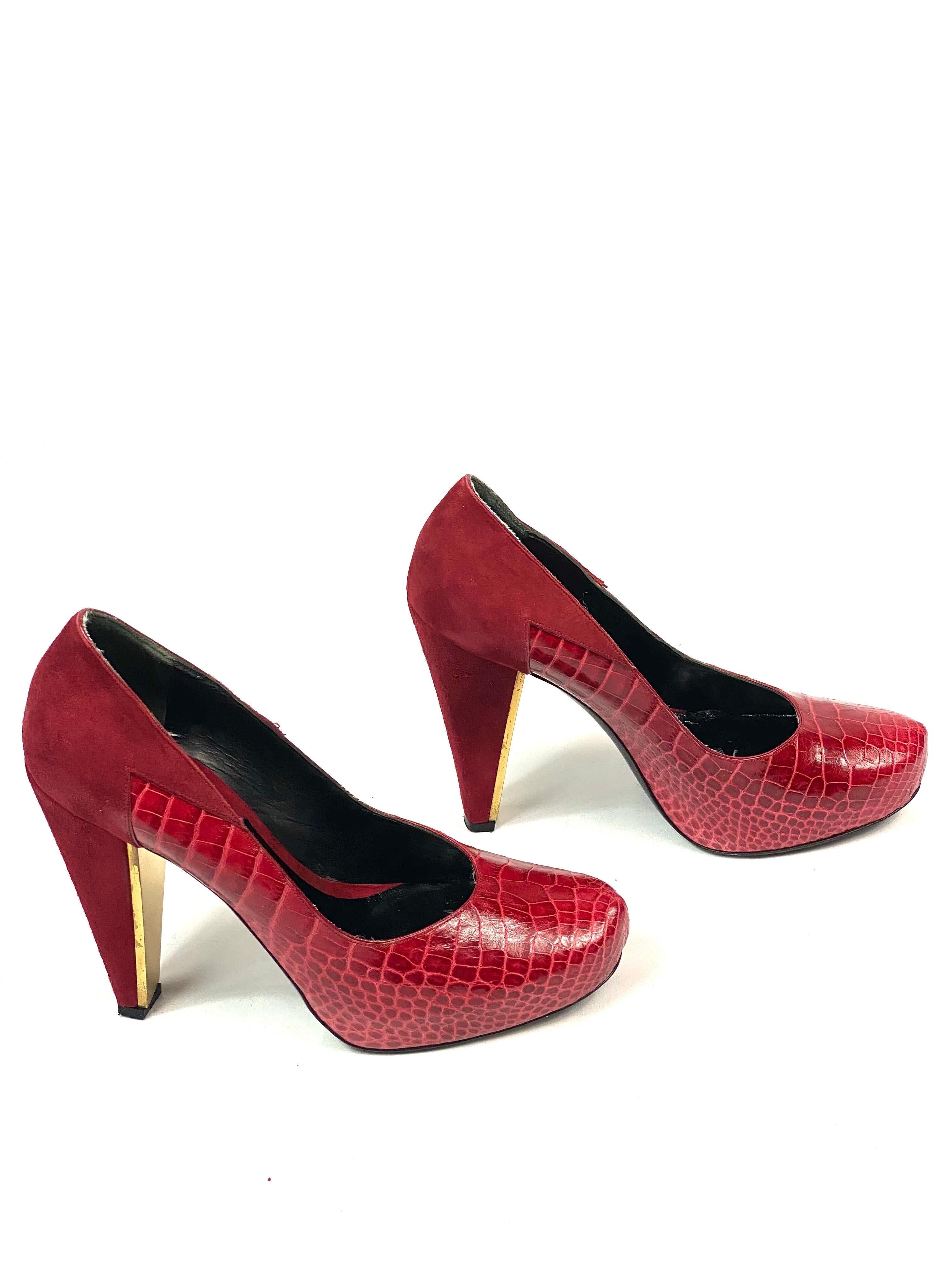 Women's or Men's Donna Karan Collections Red Crocodile and Suede Pump Heels Shies Size 38 For Sale