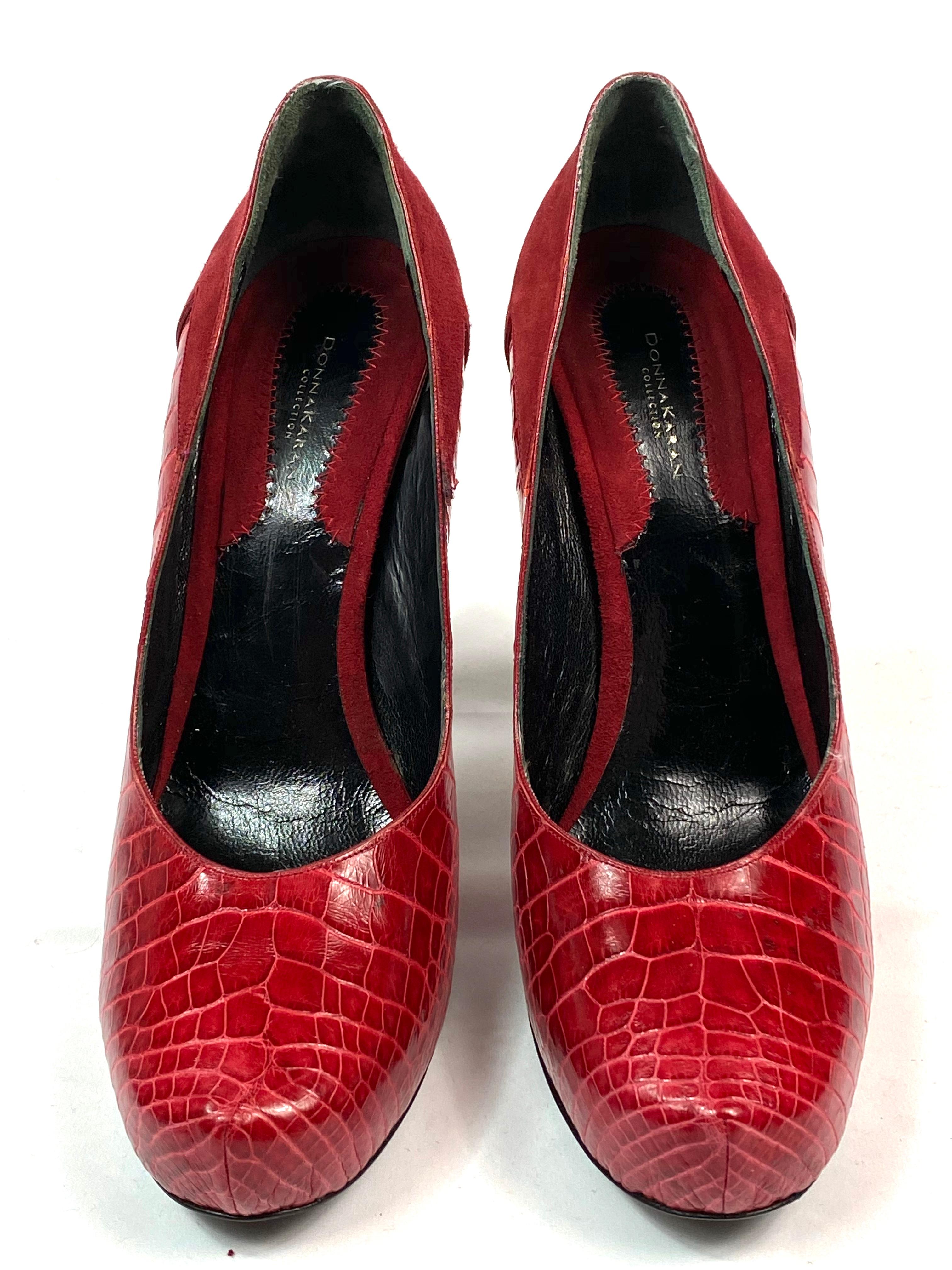 Donna Karan Collections Red Crocodile and Suede Pump Heels Shies Size 38 For Sale 1