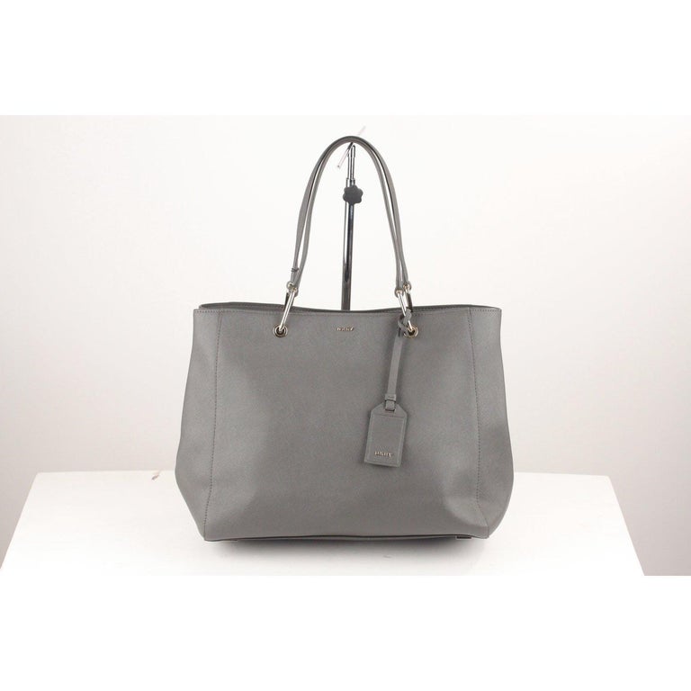 Leather handbag Dkny Grey in Leather - 6770398