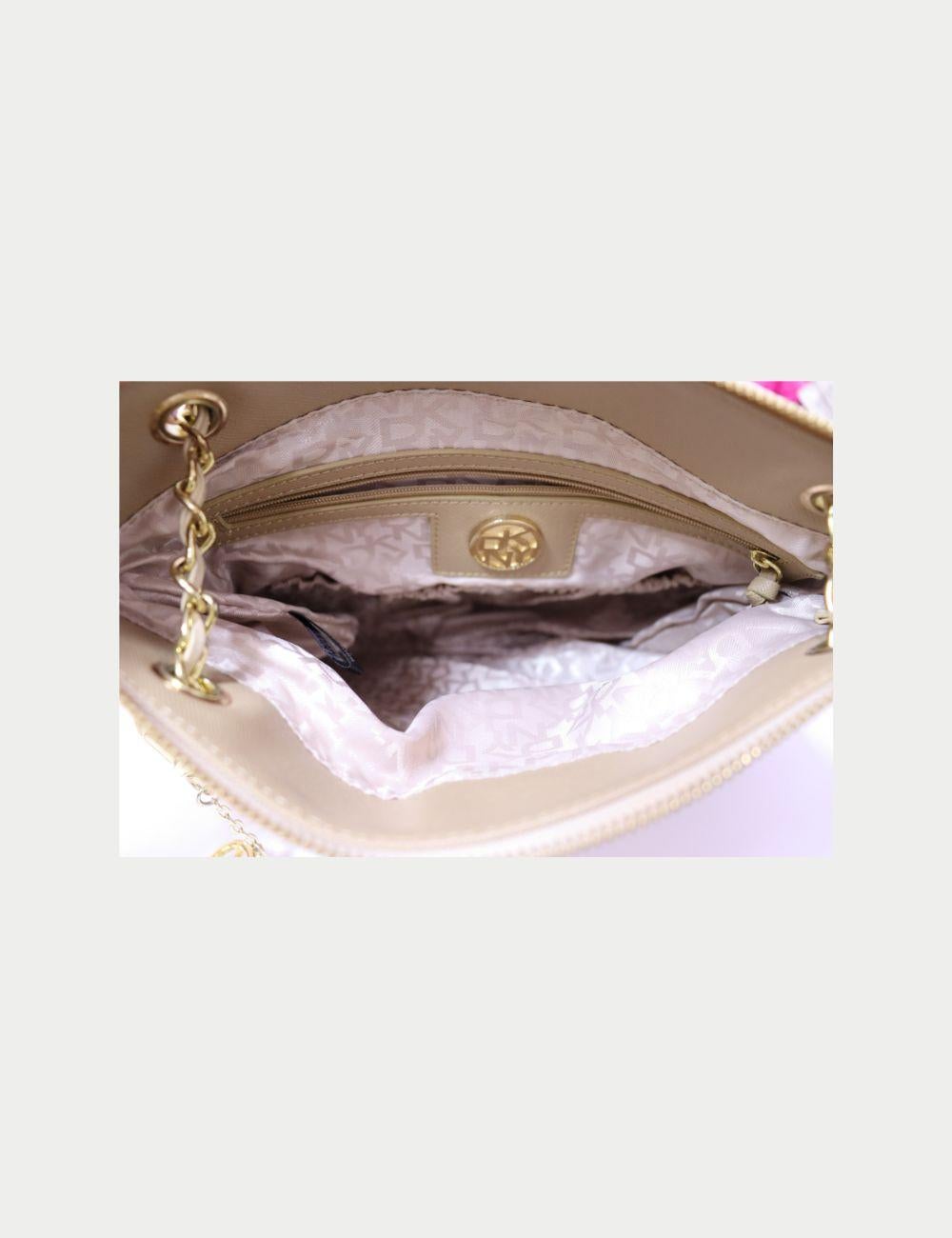 Donna Karan In Fair Condition For Sale In Amman, JO