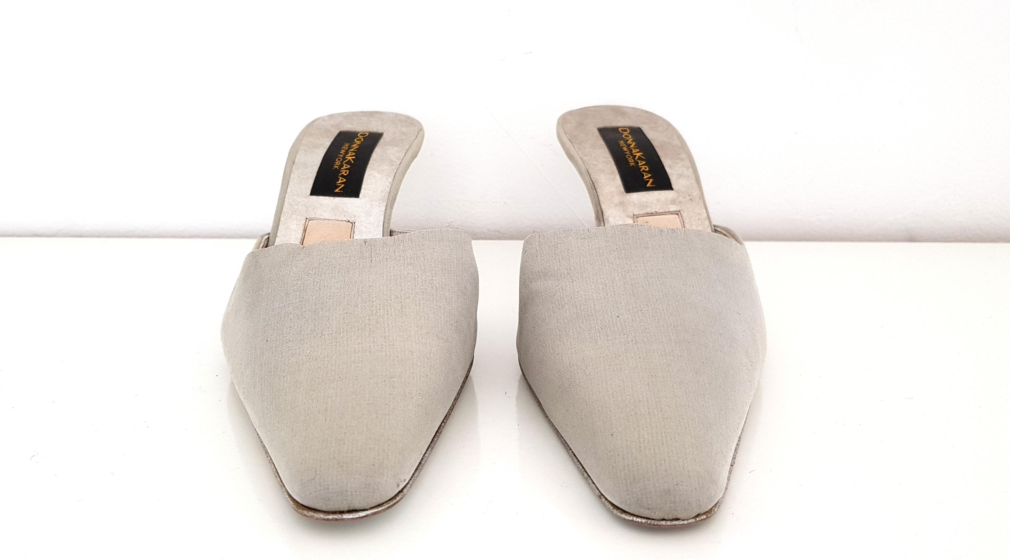 Donna Karan Gray Silk Heels. Very good conditions. Size 10 (US) In Good Condition For Sale In Somo (Santander), ES
