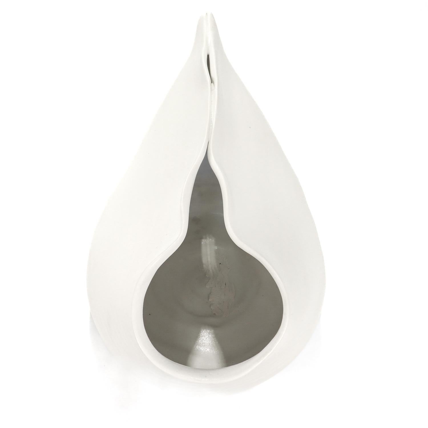 Donna Karan Lenox Signed Limited Edition Embrace Porcelain Vase / Vessel For Sale 2