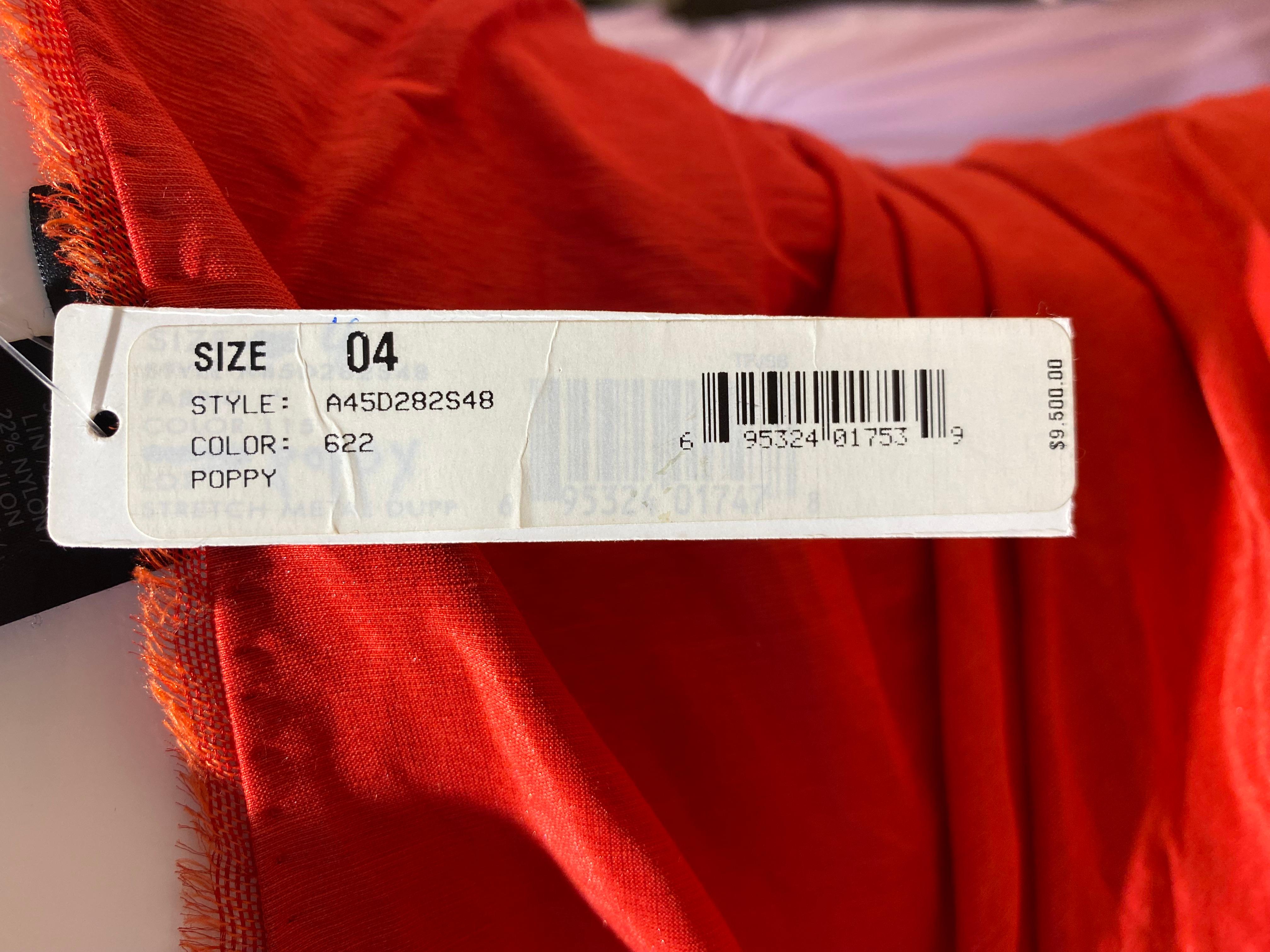 De las mujeres Donna Karan Bata Roja De Un Hombro Con Gran Chal en venta