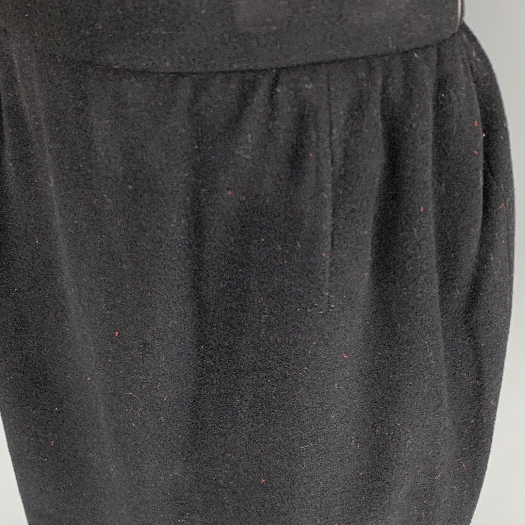DONNA KARAN Size 4 Black Wool Cashmere Pencil Skirt In Good Condition For Sale In San Francisco, CA