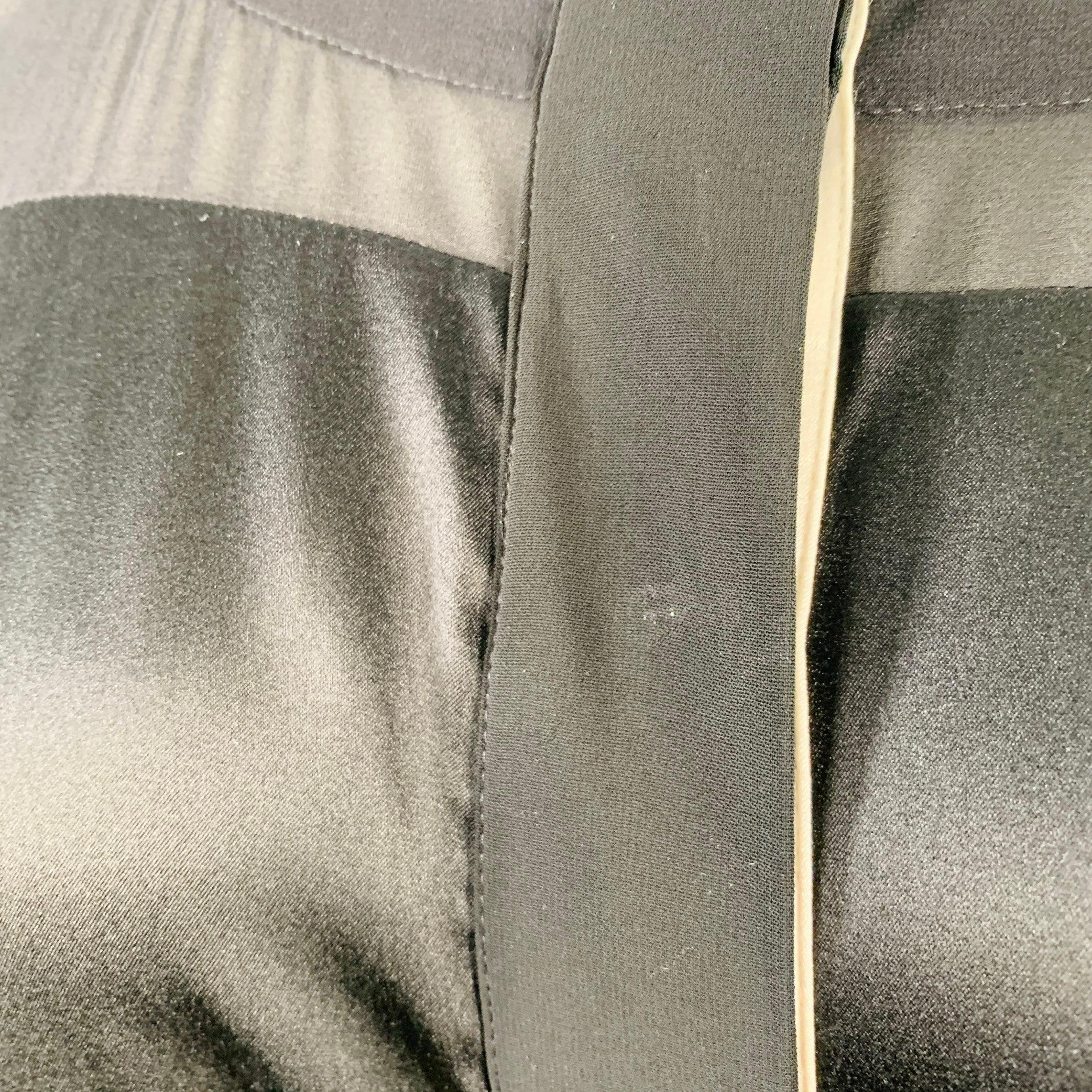 Donna Karan Taglia 8 Camicetta nera crema in misto viscosa con bottoni nascosti in vendita 2