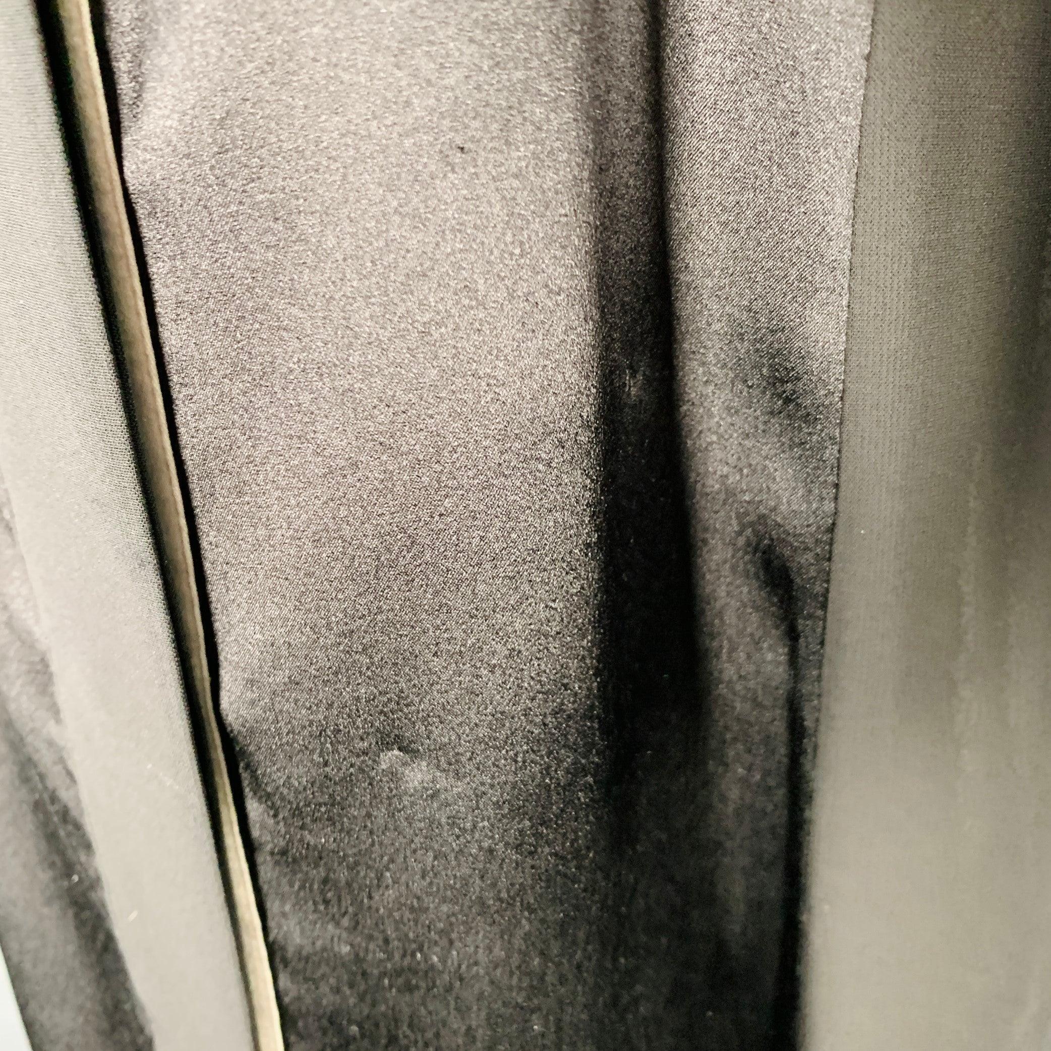 Donna Karan Taglia 8 Camicetta nera crema in misto viscosa con bottoni nascosti in vendita 3