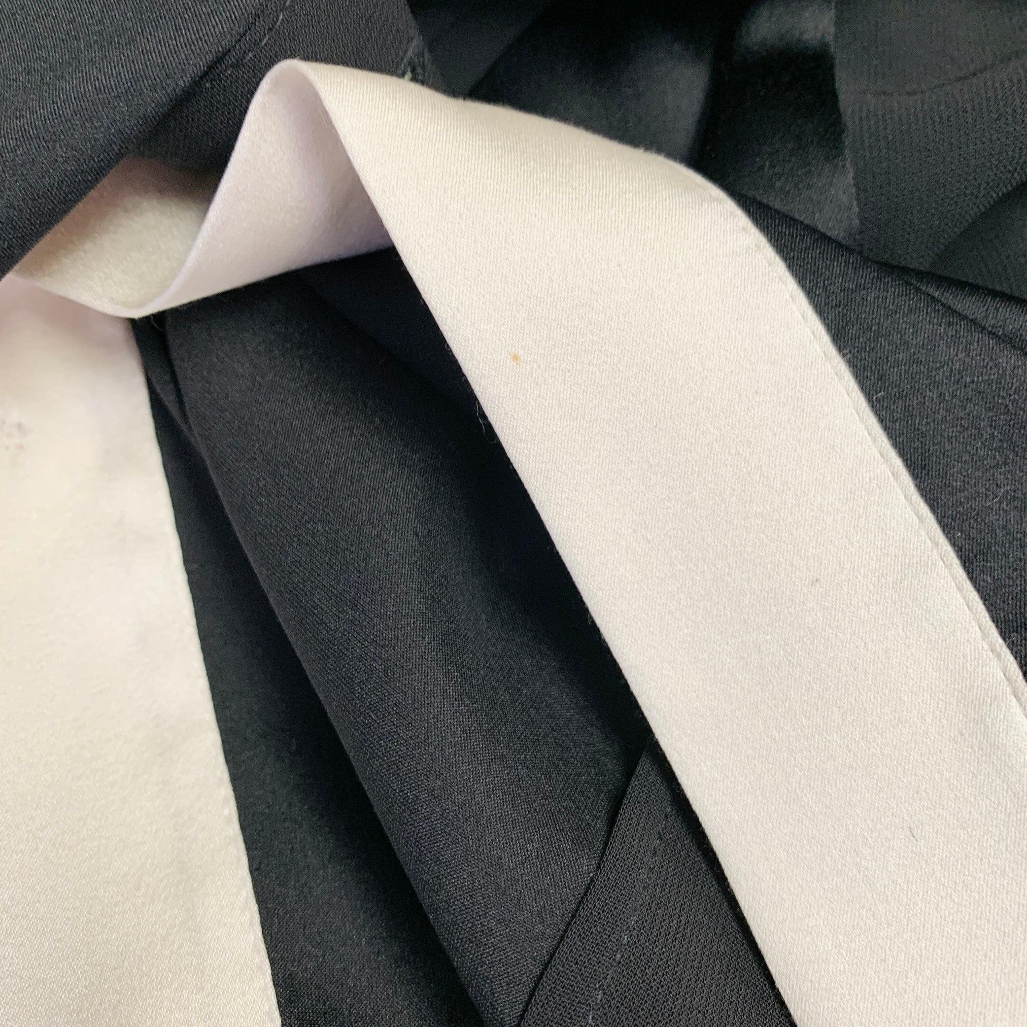 Donna Karan Taglia 8 Camicetta nera crema in misto viscosa con bottoni nascosti in vendita 6