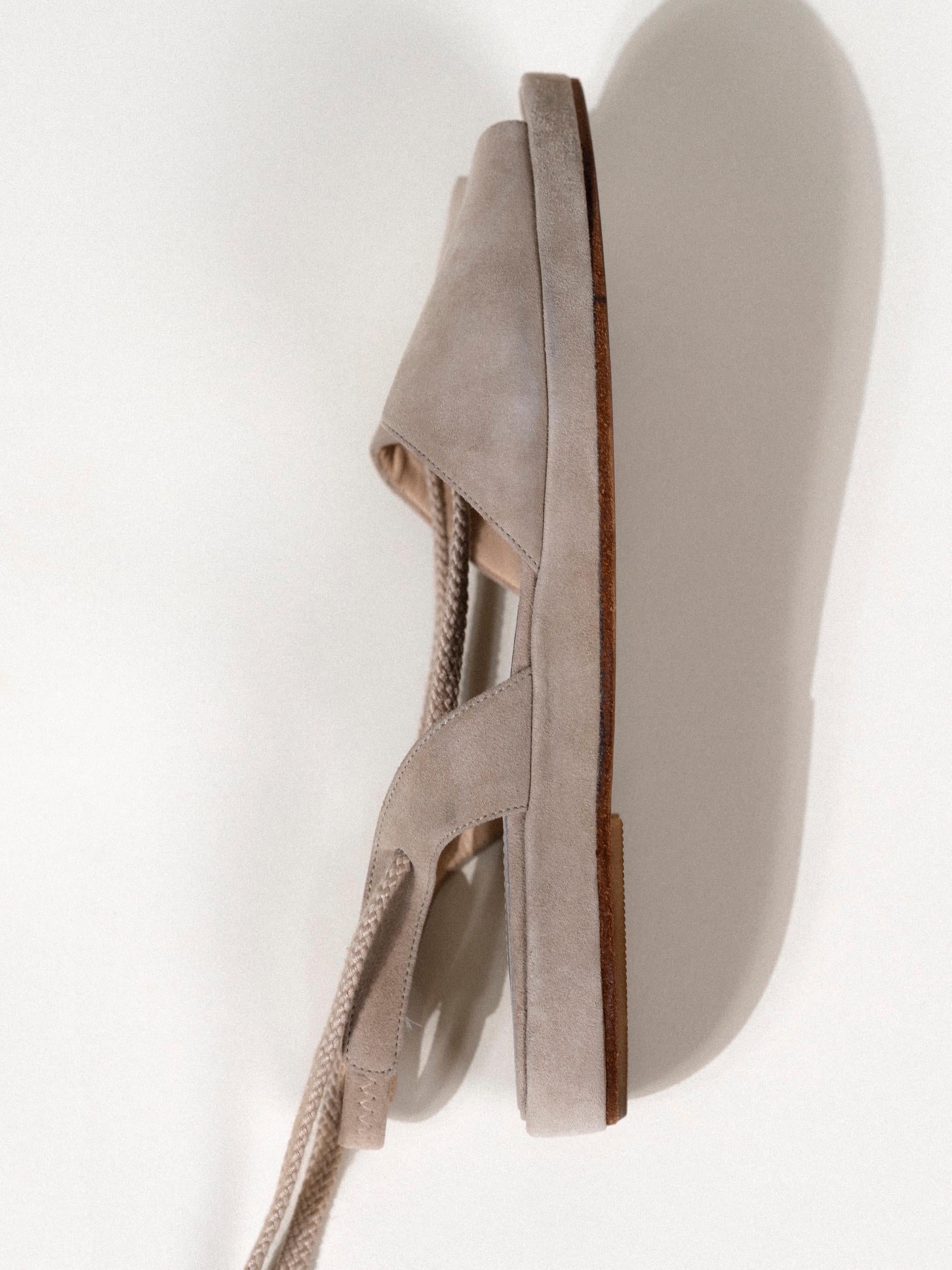 Donna Karan - Sandales à lacets en daim, taille 6,5, années 1990 en vente 3