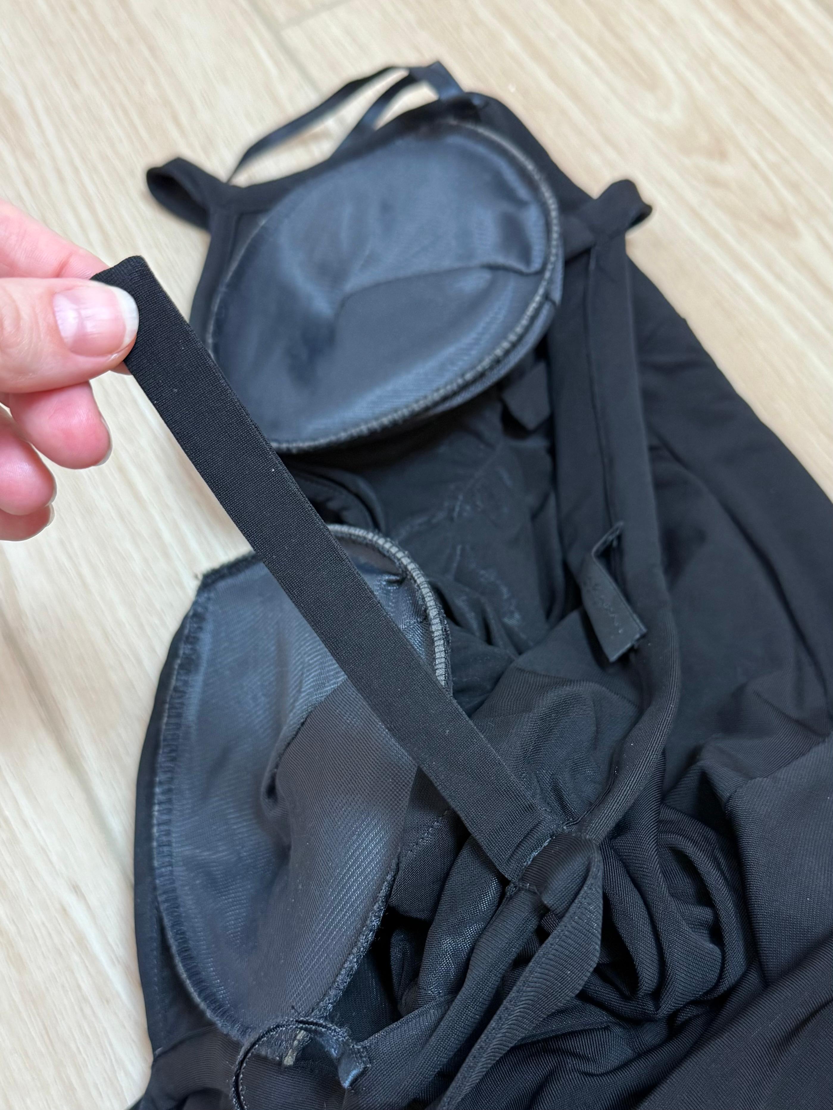 DONNA KARAN Vintage Black Ruched Knotted Evening Gown in vendita 4