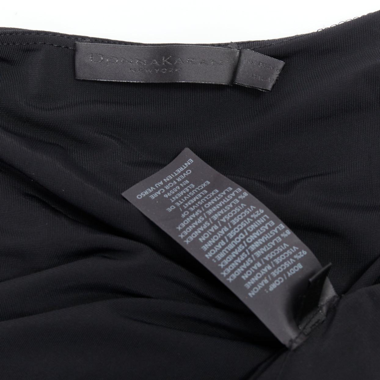 DONNA KARAN Robe midi vintage à décolleté plongeant et boucle argentée en viscose noire L en vente 3