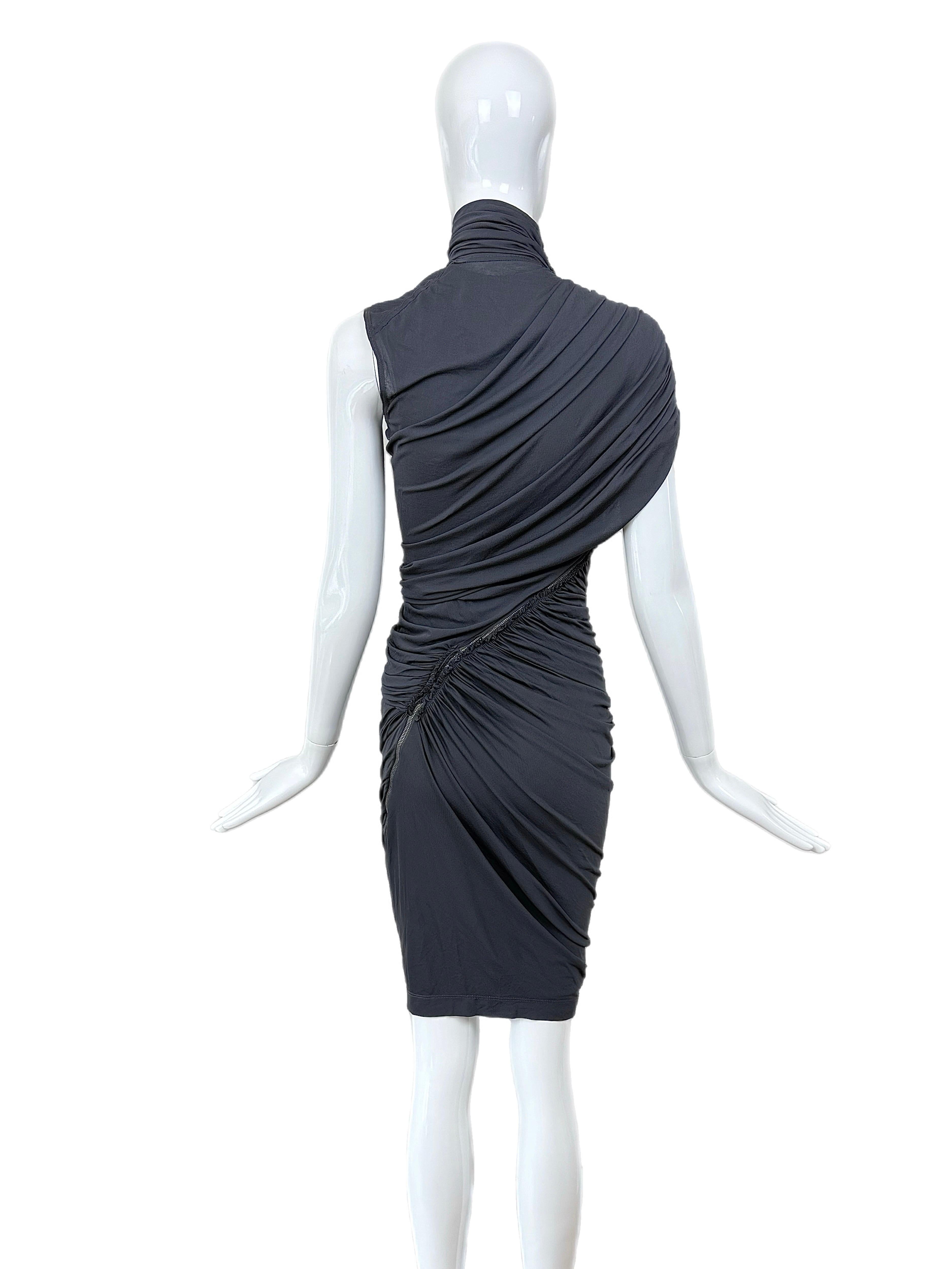 DONNA KARAN Vestido gris vintage con cremallera y fruncido en venta 2