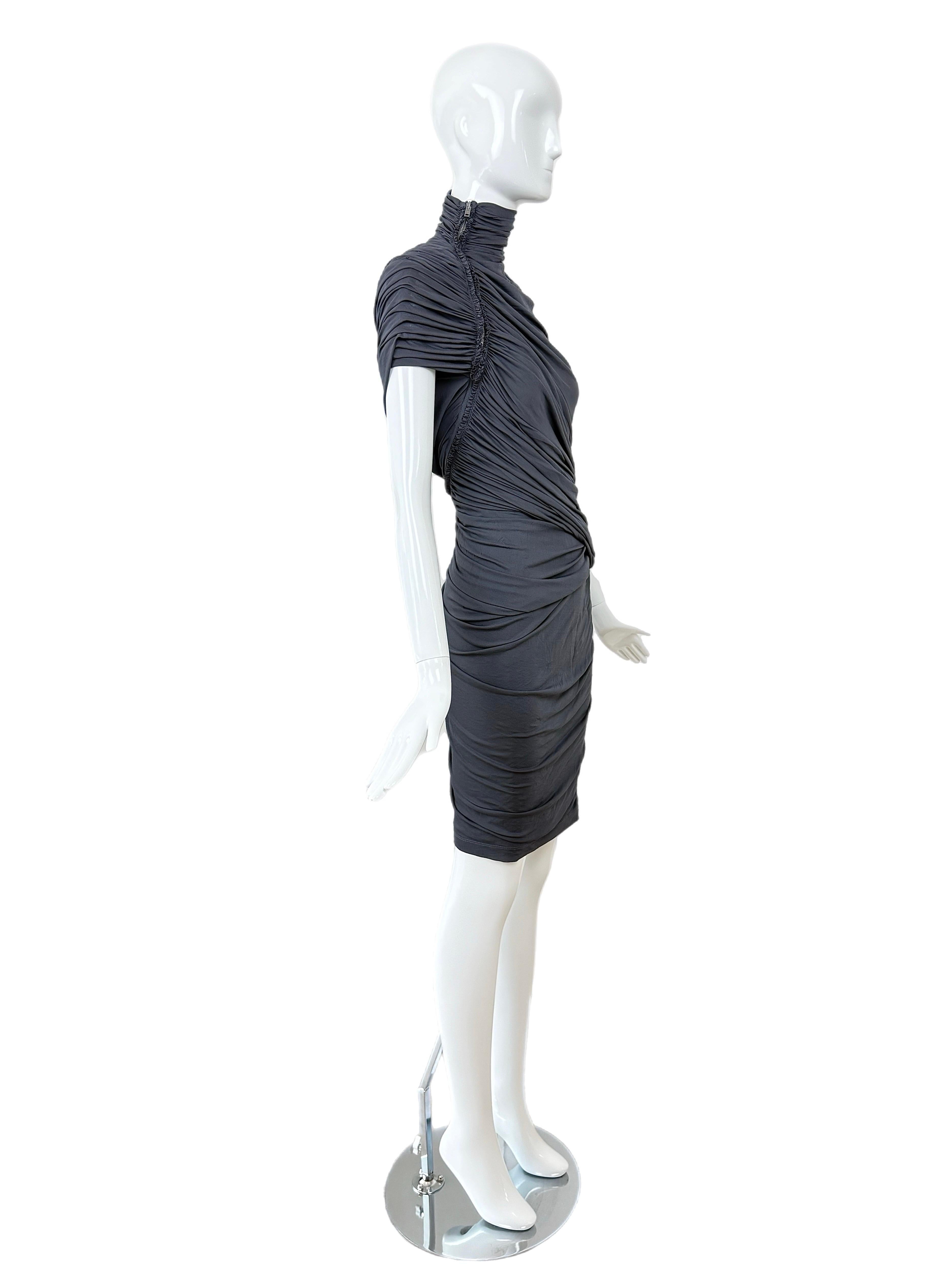 DONNA KARAN Vestido gris vintage con cremallera y fruncido en venta 4