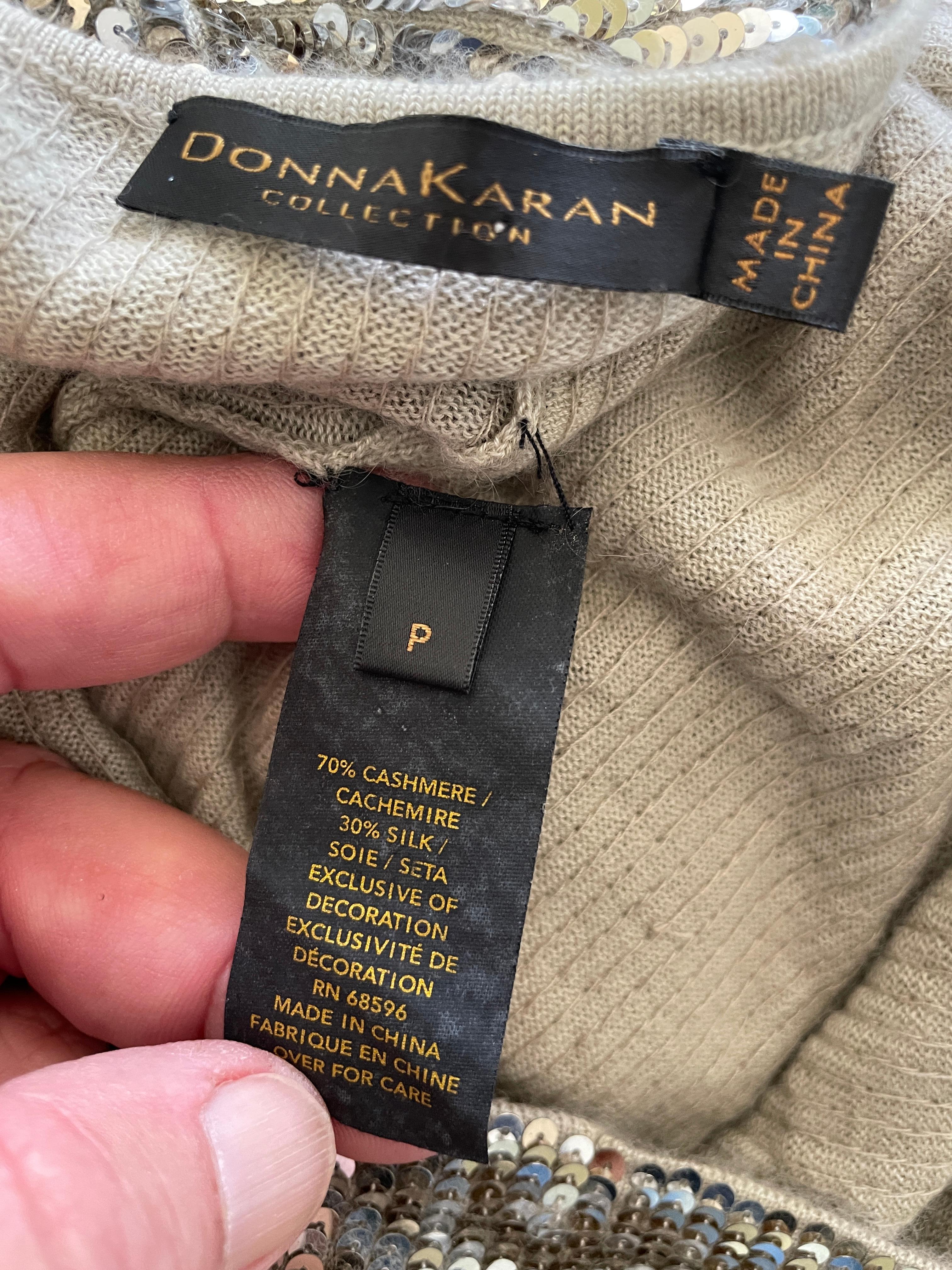 Donna Karan Vintage Silbernes Rückenfreies Kaschmir-Cocktailkleid mit Pailletten im Angebot 4