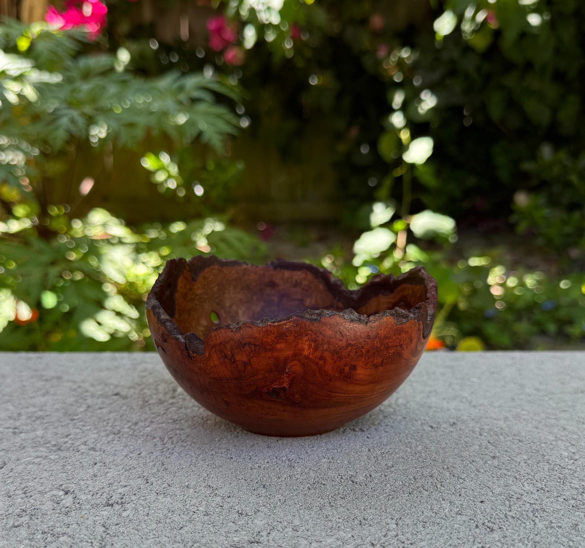 Donna Kausen Handgefertigte Kirsch-Maser-Schale, 2000 im Angebot 1