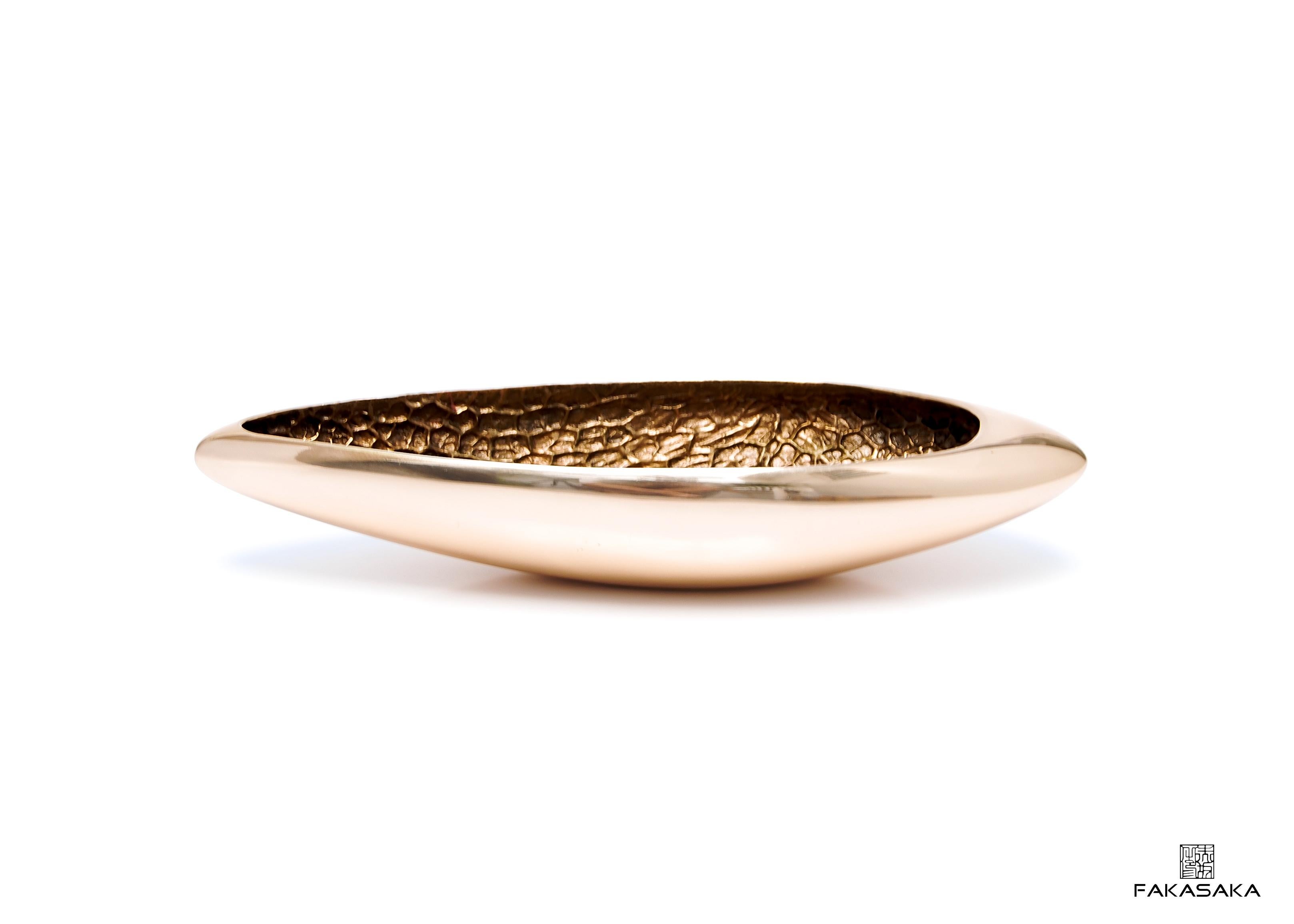 The Donna collection bronze cast centerpiece bowl in hand-made in polished bronze by Fakasaka. 

Also available in dark polished finish. Handmade to order.


 