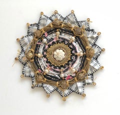 Bud 429 - Mandala tessile contemporaneo a tecnica mista Rose rosa e oro, 2019