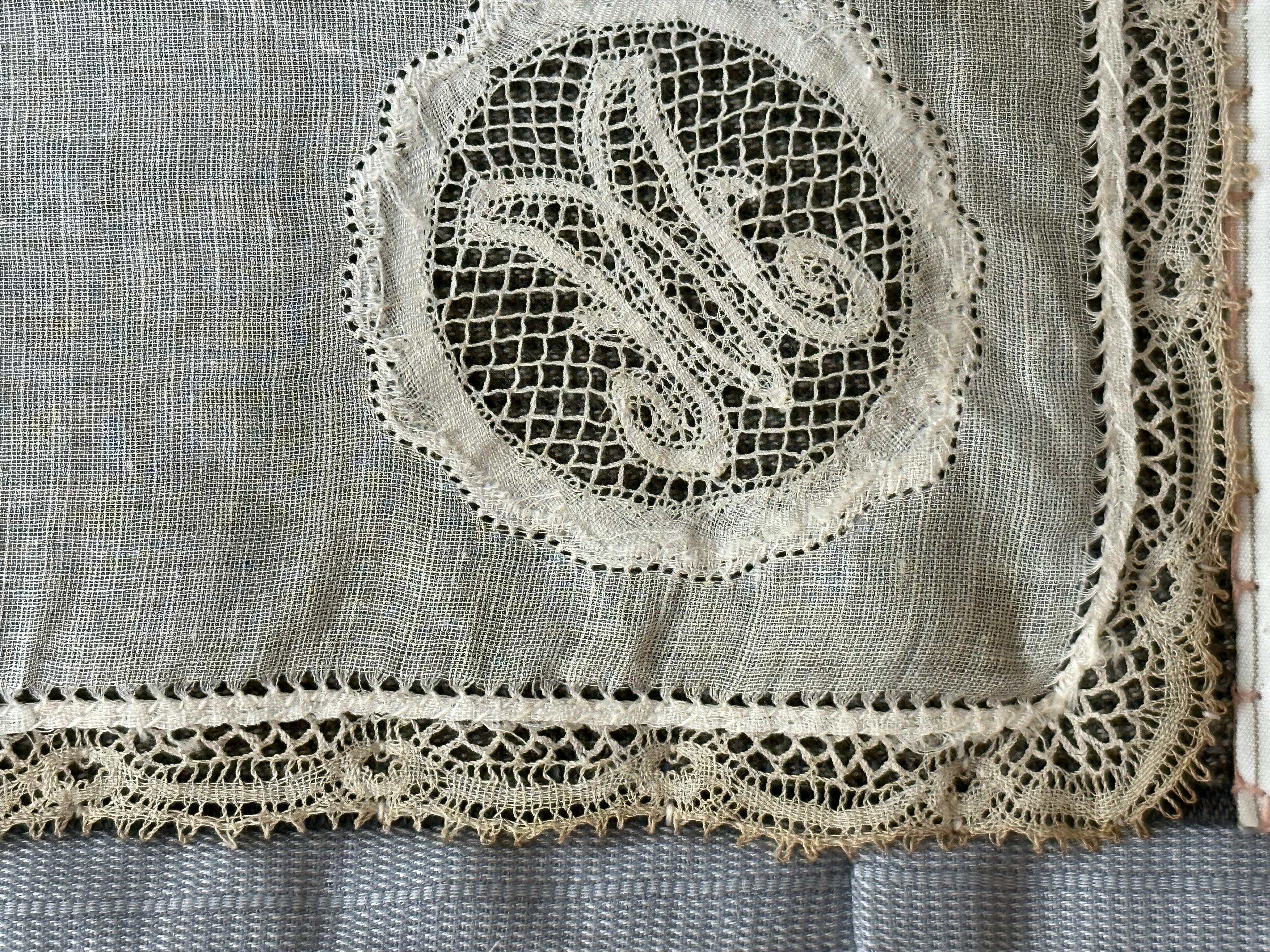 Tailored Herbaria Pocantico River Watershed Five - Pink Brown Textile Leaves en venta 7