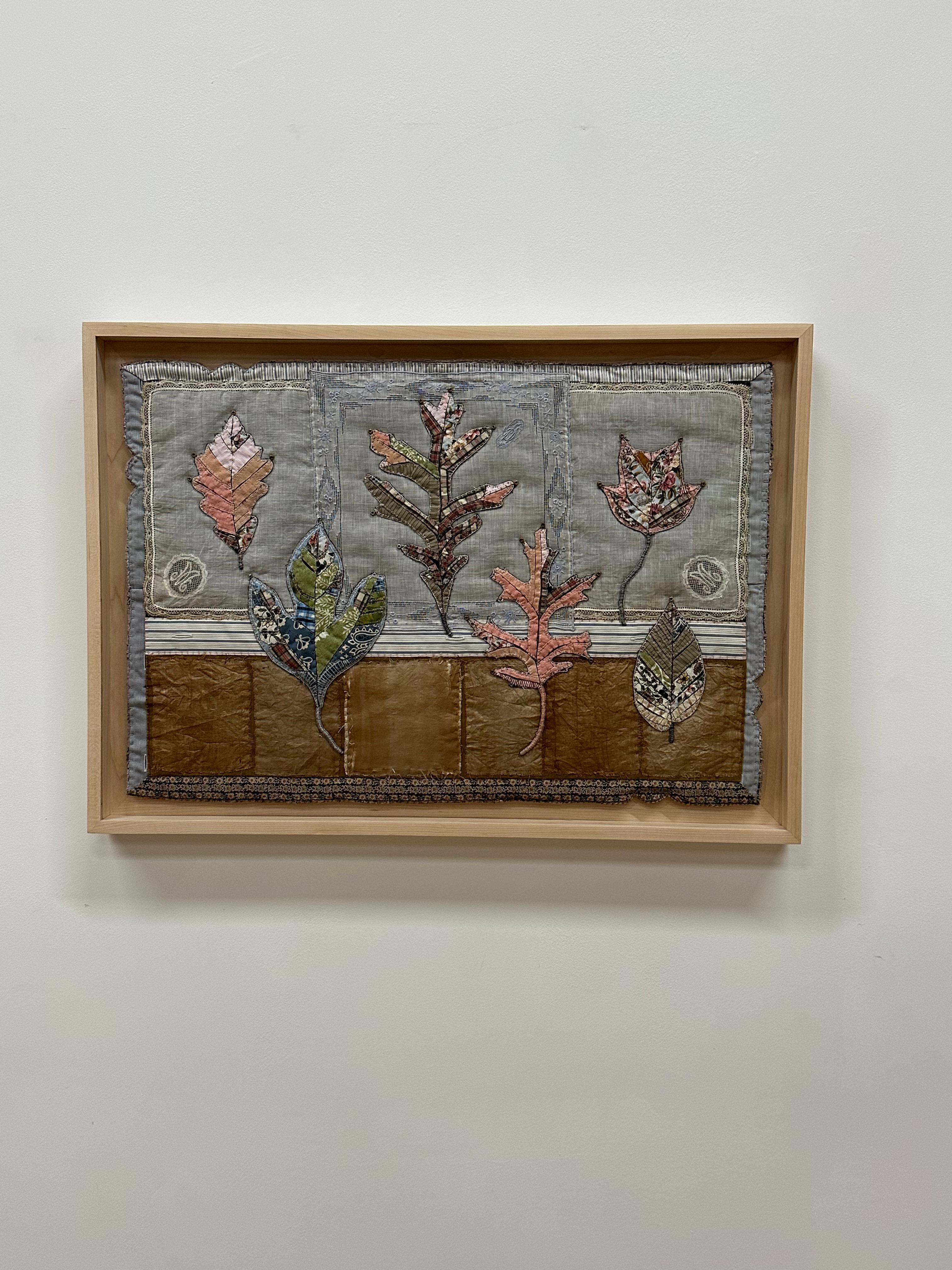 Tailored Herbaria Pocantico River Watershed Five - Pink Brown Textile Leaves - Mixed Media Art Contemporáneo de Donna Sharrett