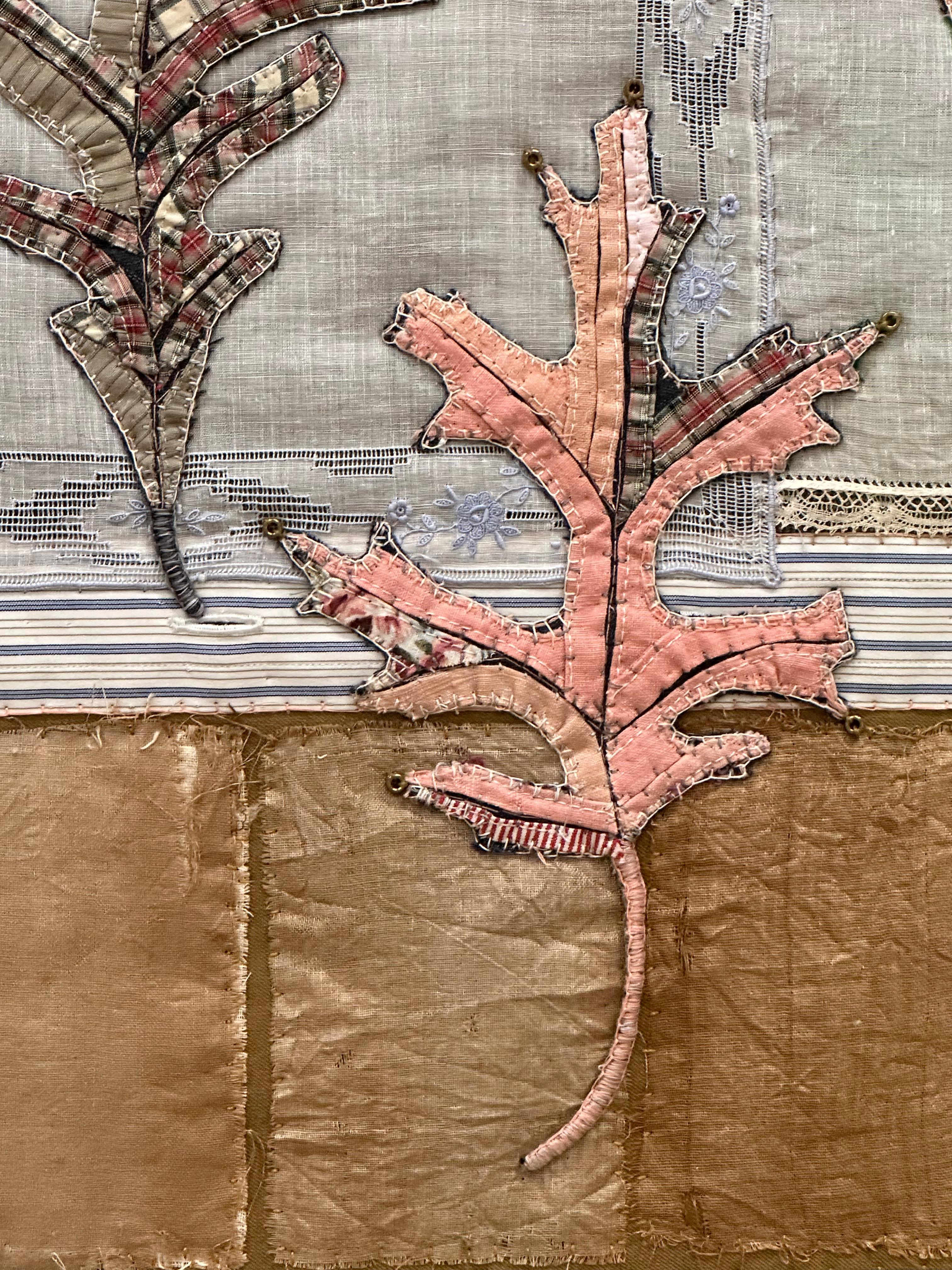 Tailored Herbaria Pocantico River Watershed Five - Pink Brown Textile Leaves en venta 5