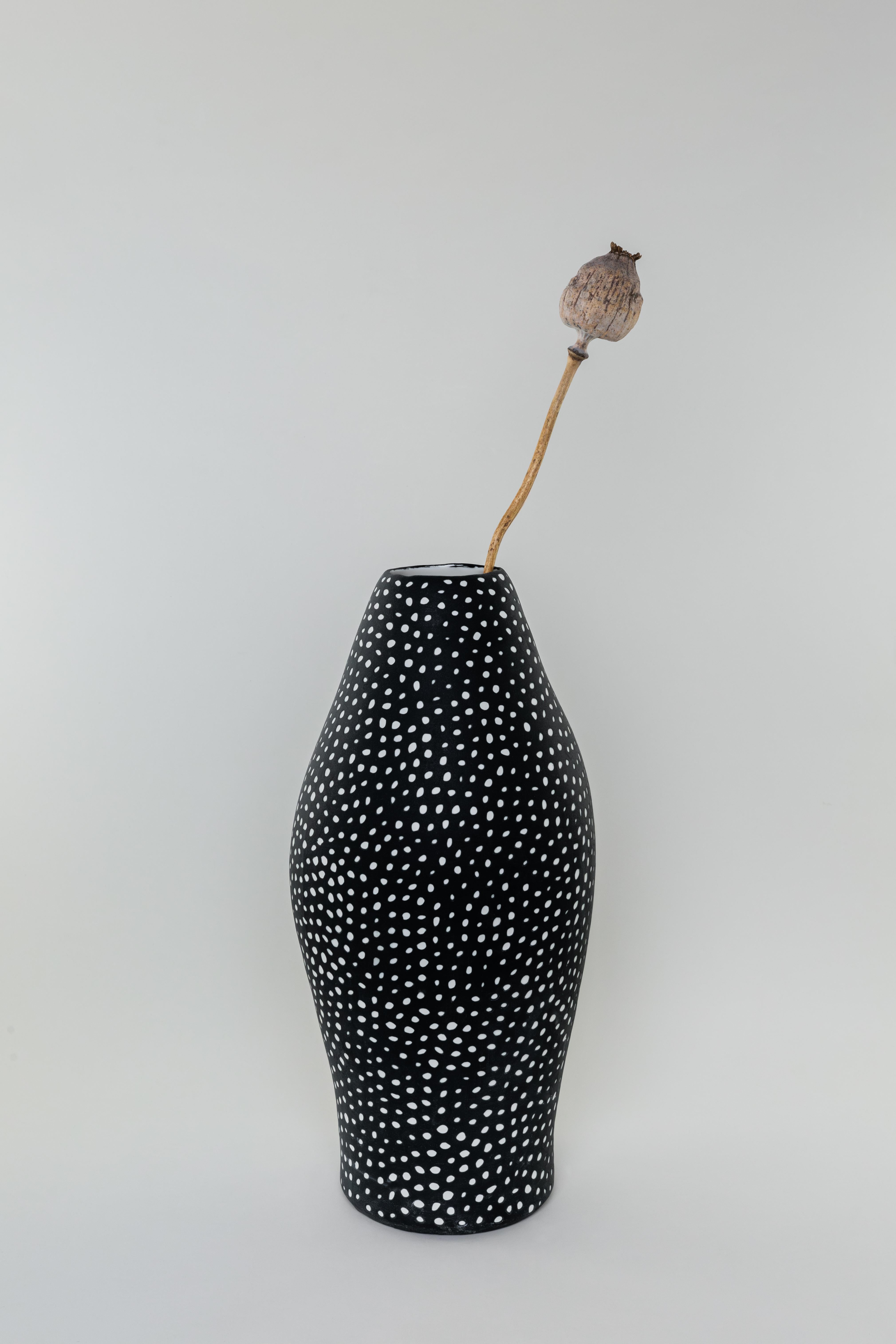 Vaso DONNA, vaso contemporaneo in porcellana fatto a mano in bianco e nero In condizioni Nuovo in vendita a Firenze, IT