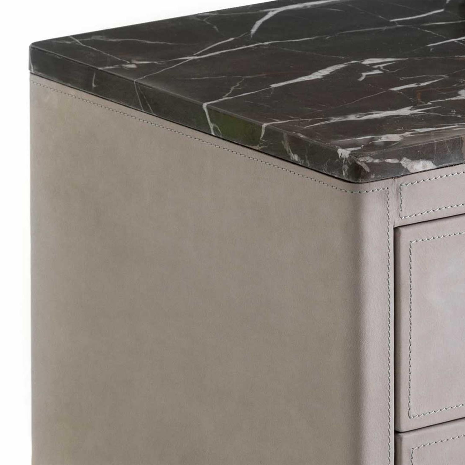 italien Table de nuit Donovan en vente