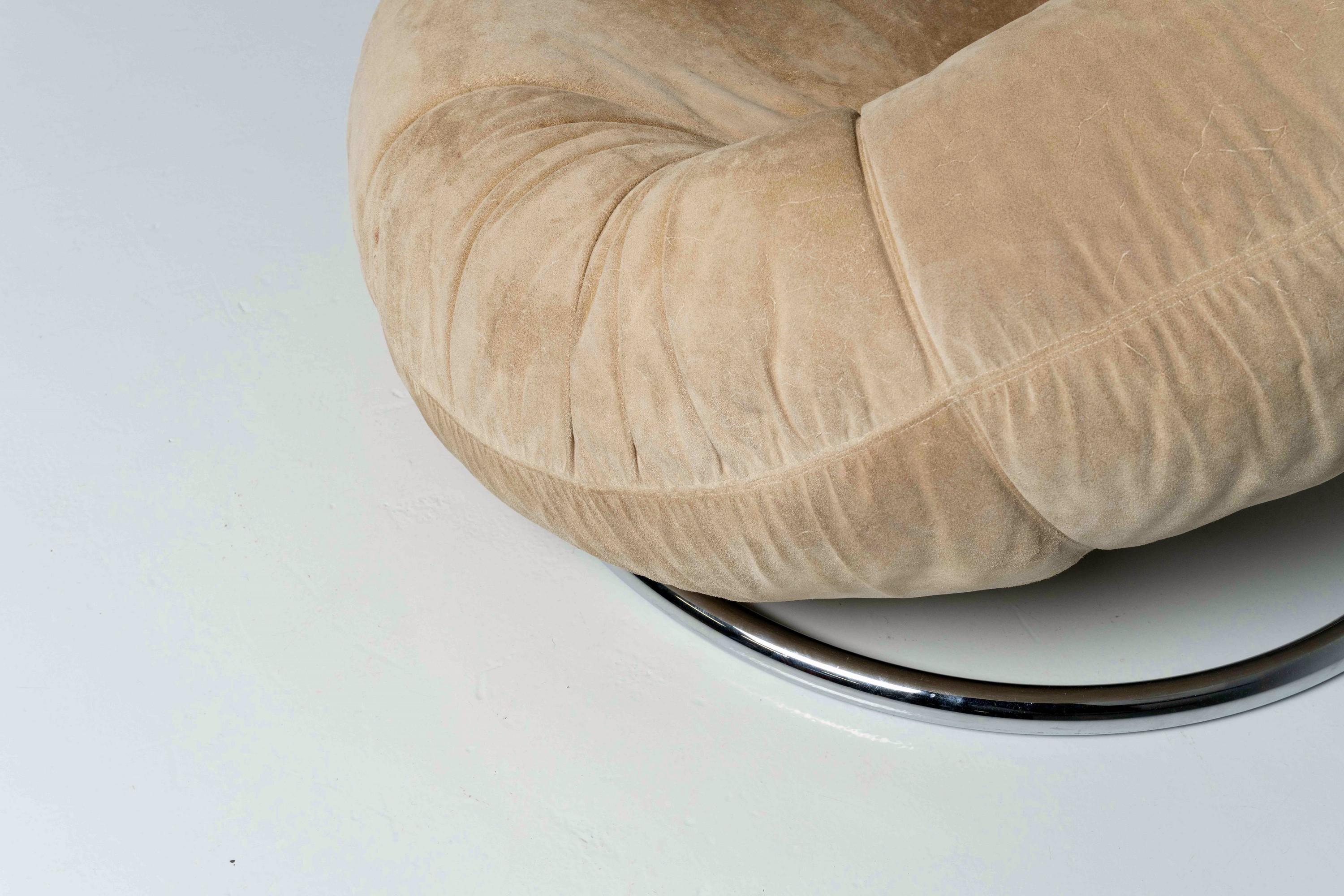 Late 20th Century Donut Shaped Lounge Chair in Suede Italy, 1970s