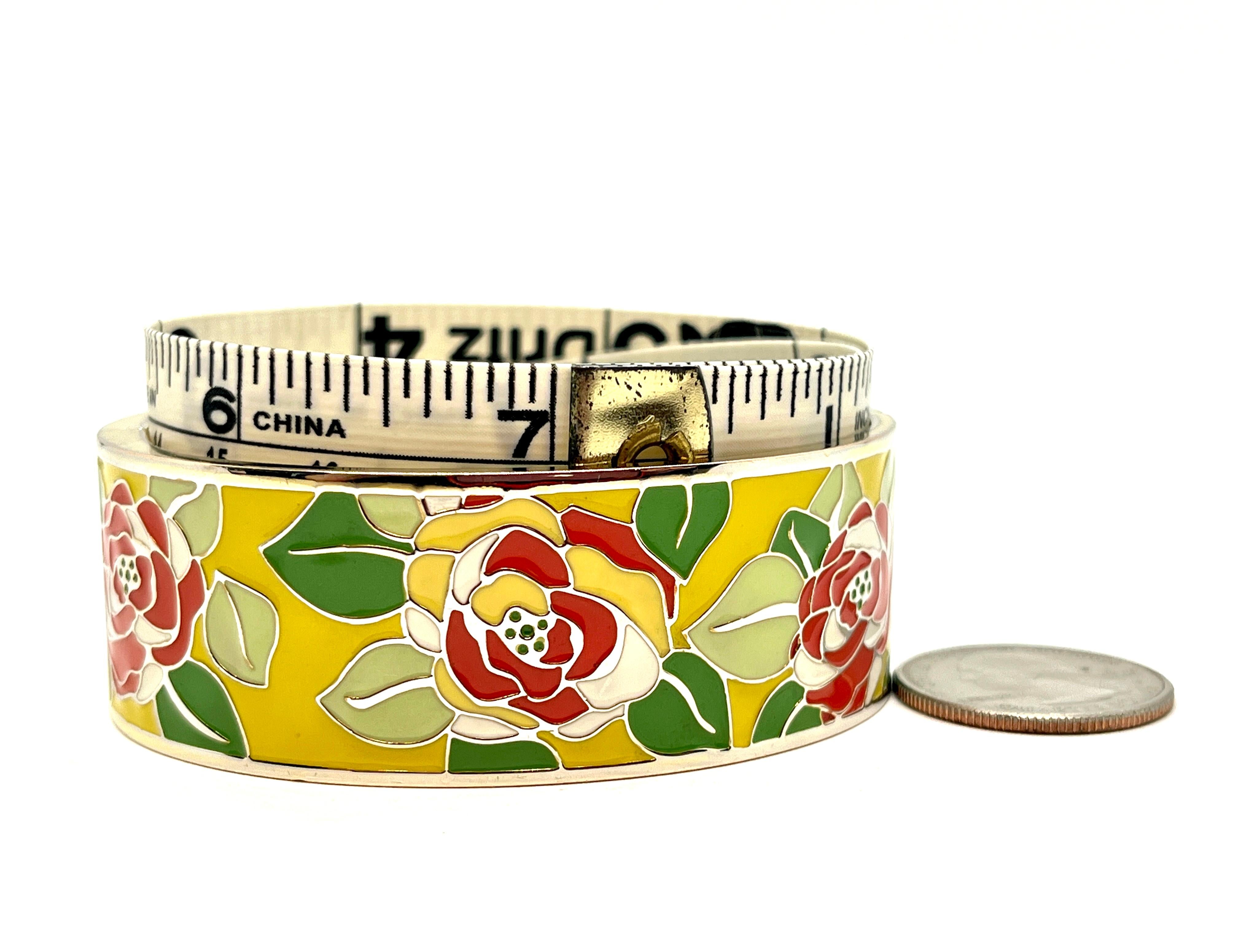 Dooney and Bourke Rosette Garden Clamper Armband, gelb (Zeitgenössisch) im Angebot