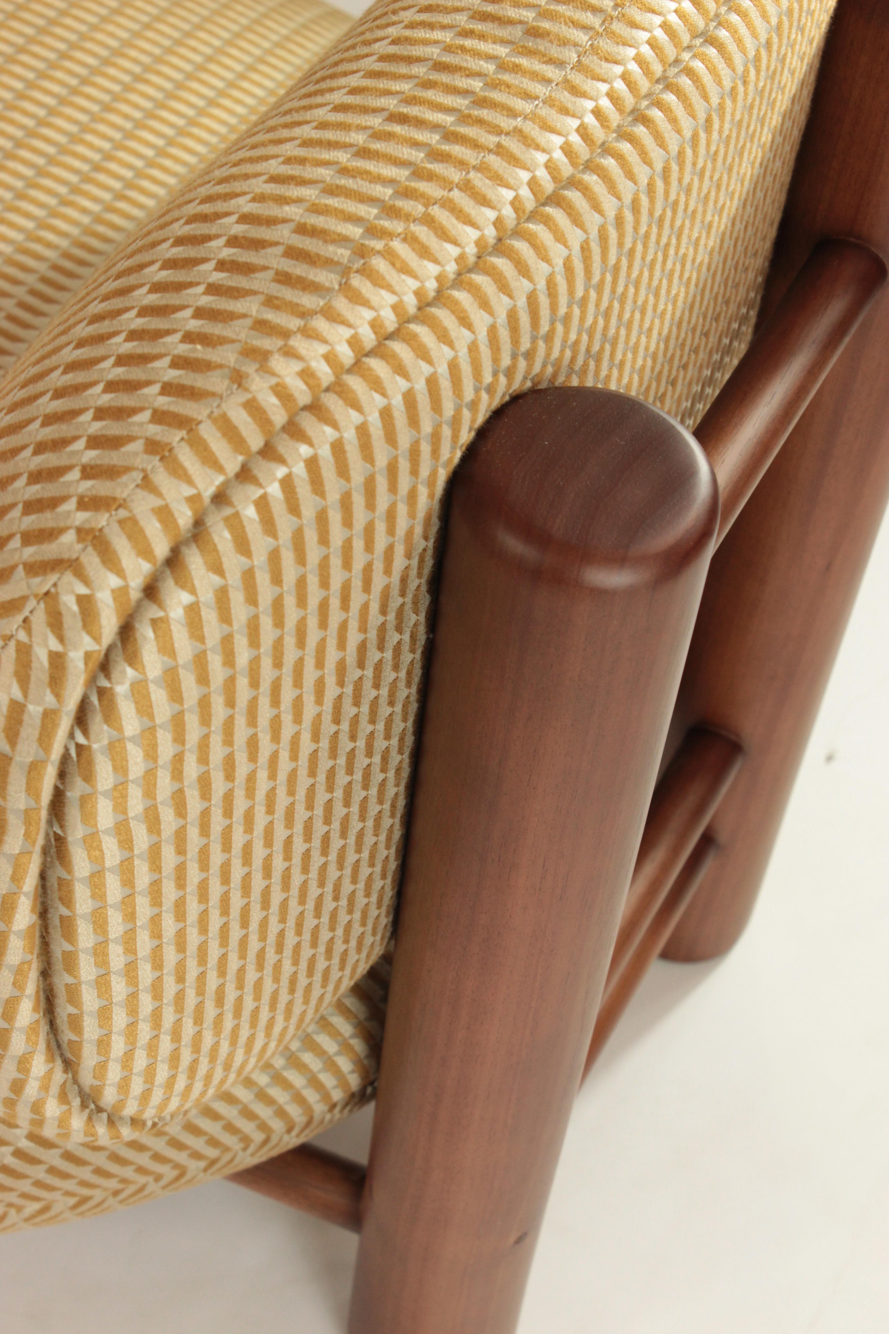 DOOQ! Aimi Armchair in Beige For Sale 2