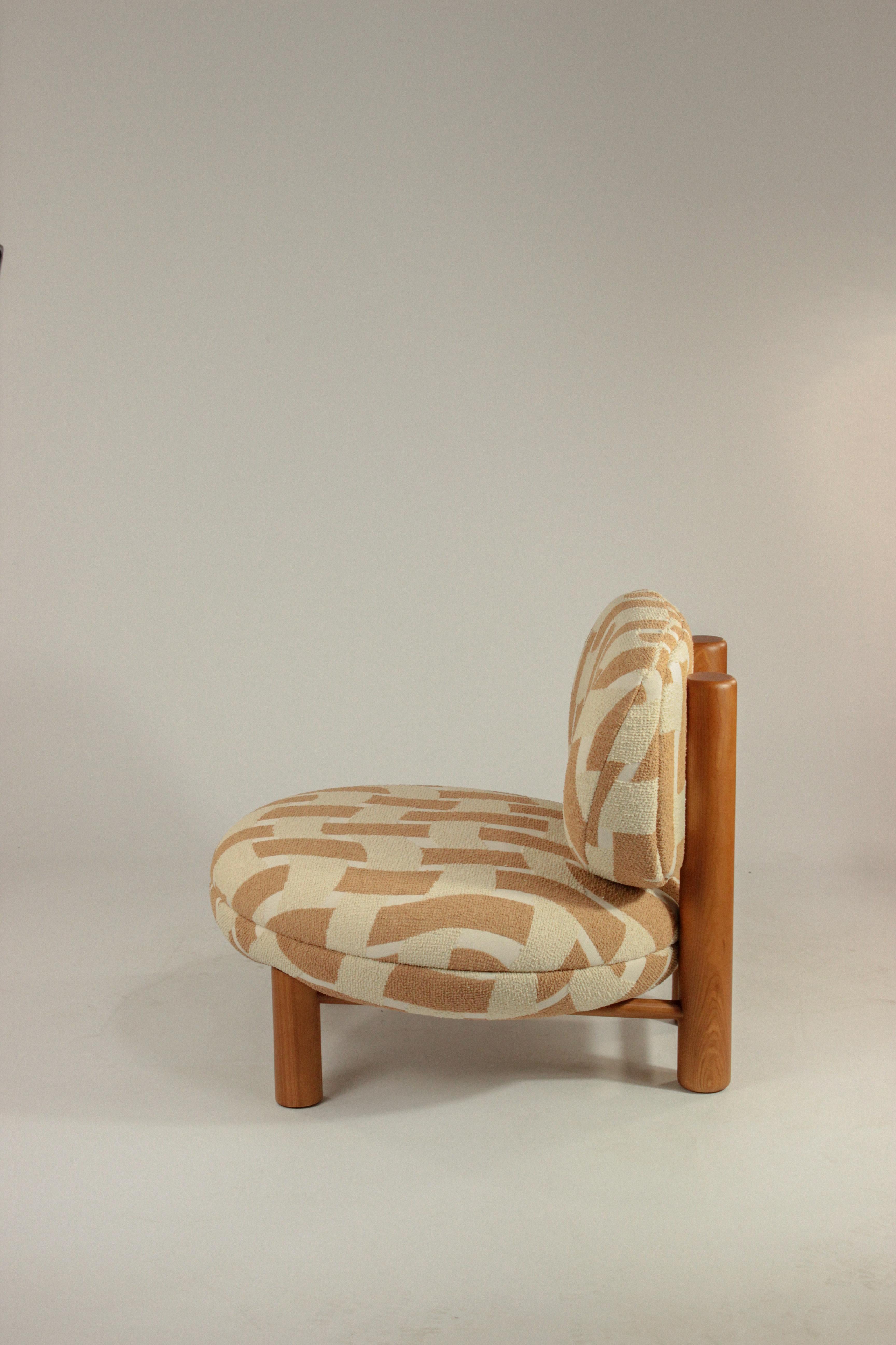 ¡DOOQ! Sillón Aimi de tela naranja y beige Siglo XXI y contemporáneo en venta
