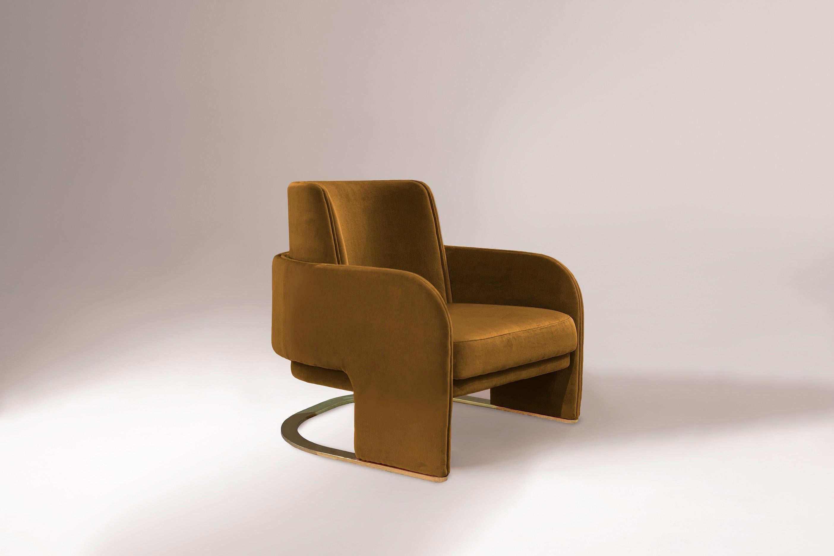 Odisseia armchair embodies the aesthetic spirit of the space age, a new kind of discreet luxury and comfort inspired by a futuristic era created by new visual experiences and concepts of the future. This effortless but striking piece insinuates a